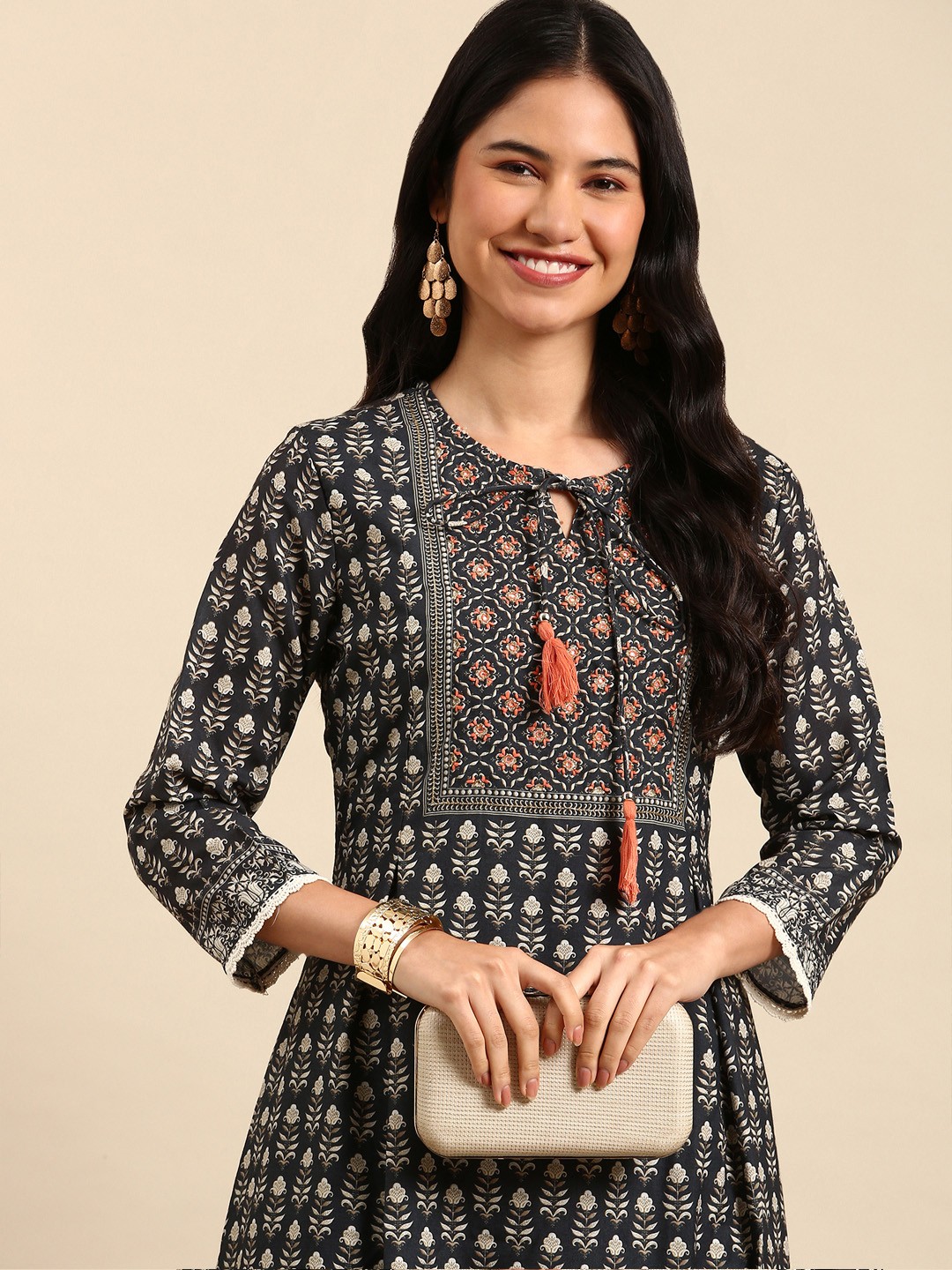 

SHOWOFF Ethnic Motifs Printed Empire Beads and Stones Kurta with Trousers, Black