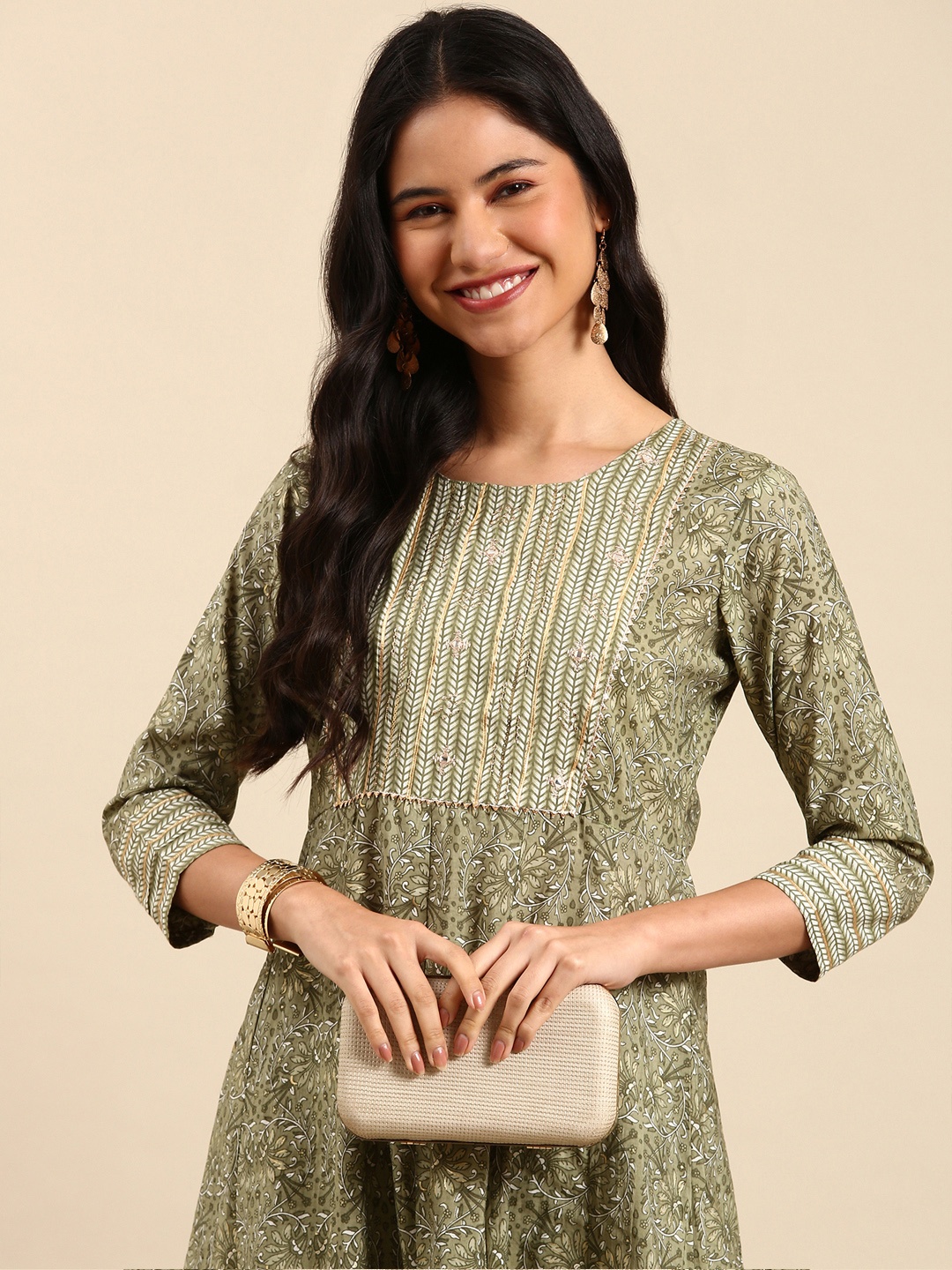 

SHOWOFF Women Olive Green Floral Printed Panelled Kurta with Trousers