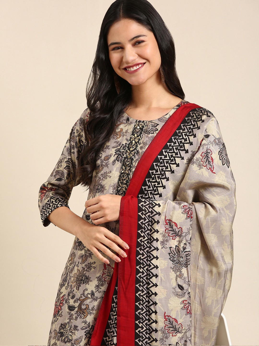 

SHOWOFF Women Grey Floral Printed Kurta with Trousers & With Dupatta
