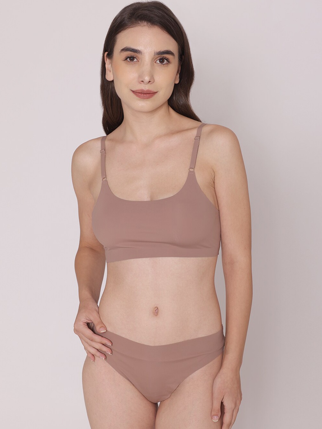 

Treasure chest Maisie: Daily Wear Non Padded Non-Wired Lingerie Set TC068BROXSS, Brown