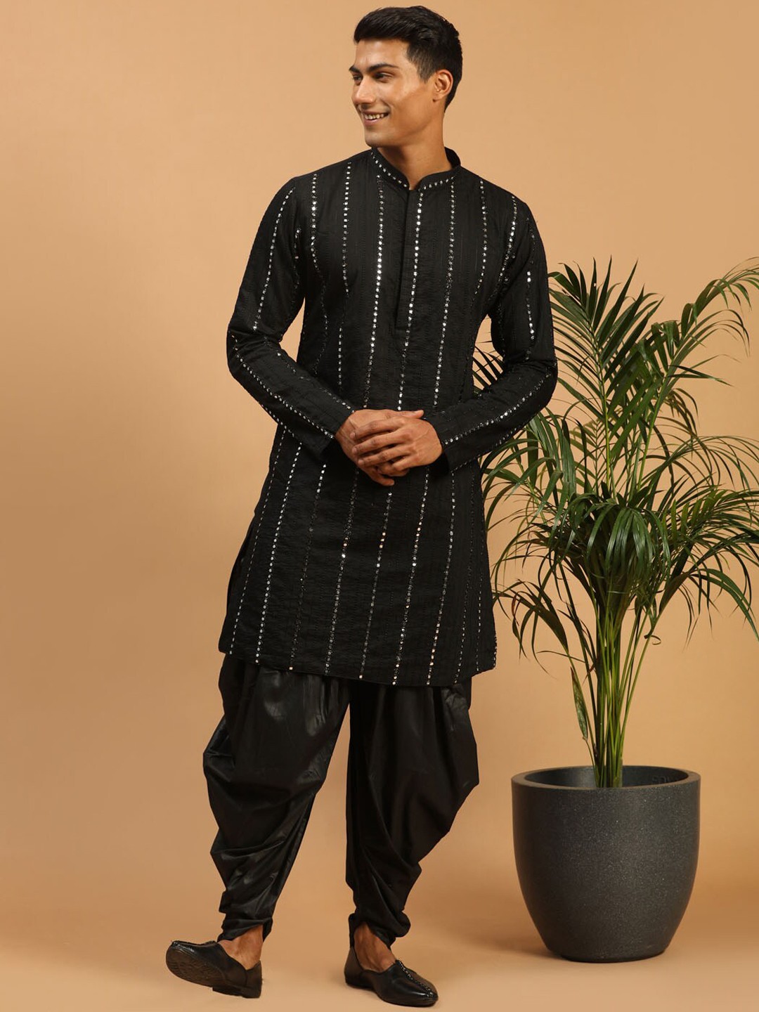 

VASTRAMAY Men Black Embroidered Mirror Work Kurta & Dhoti Pants With Dupatta