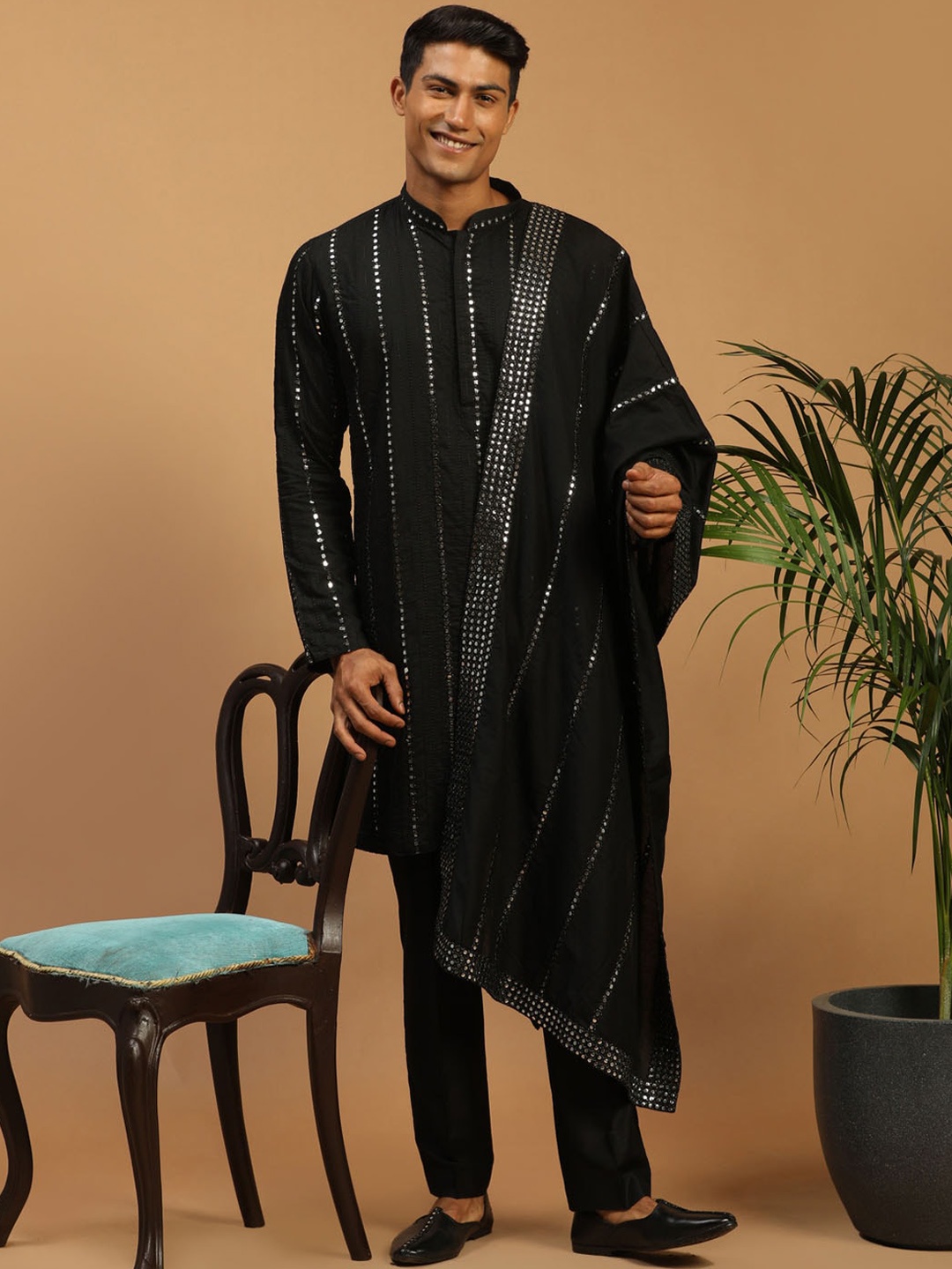 

VASTRAMAY Men Mirror Work Kurta with Trousers & Dupatta, Black
