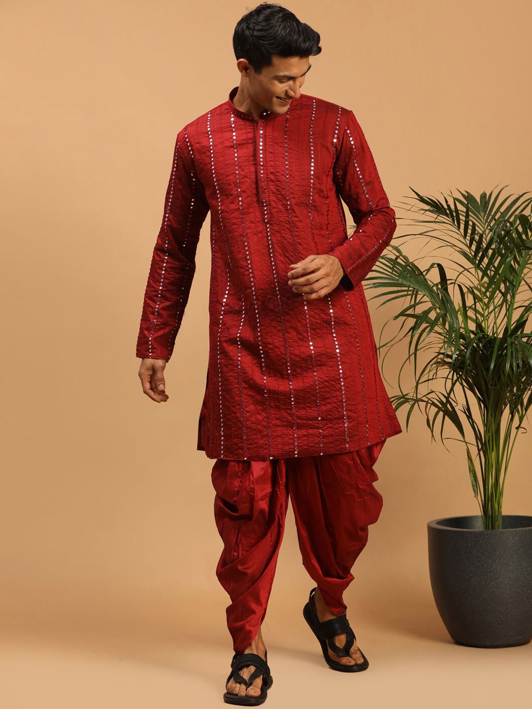 

VASTRAMAY Men Maroon Embroidered Mirror Work Kurta with Dhoti Pants