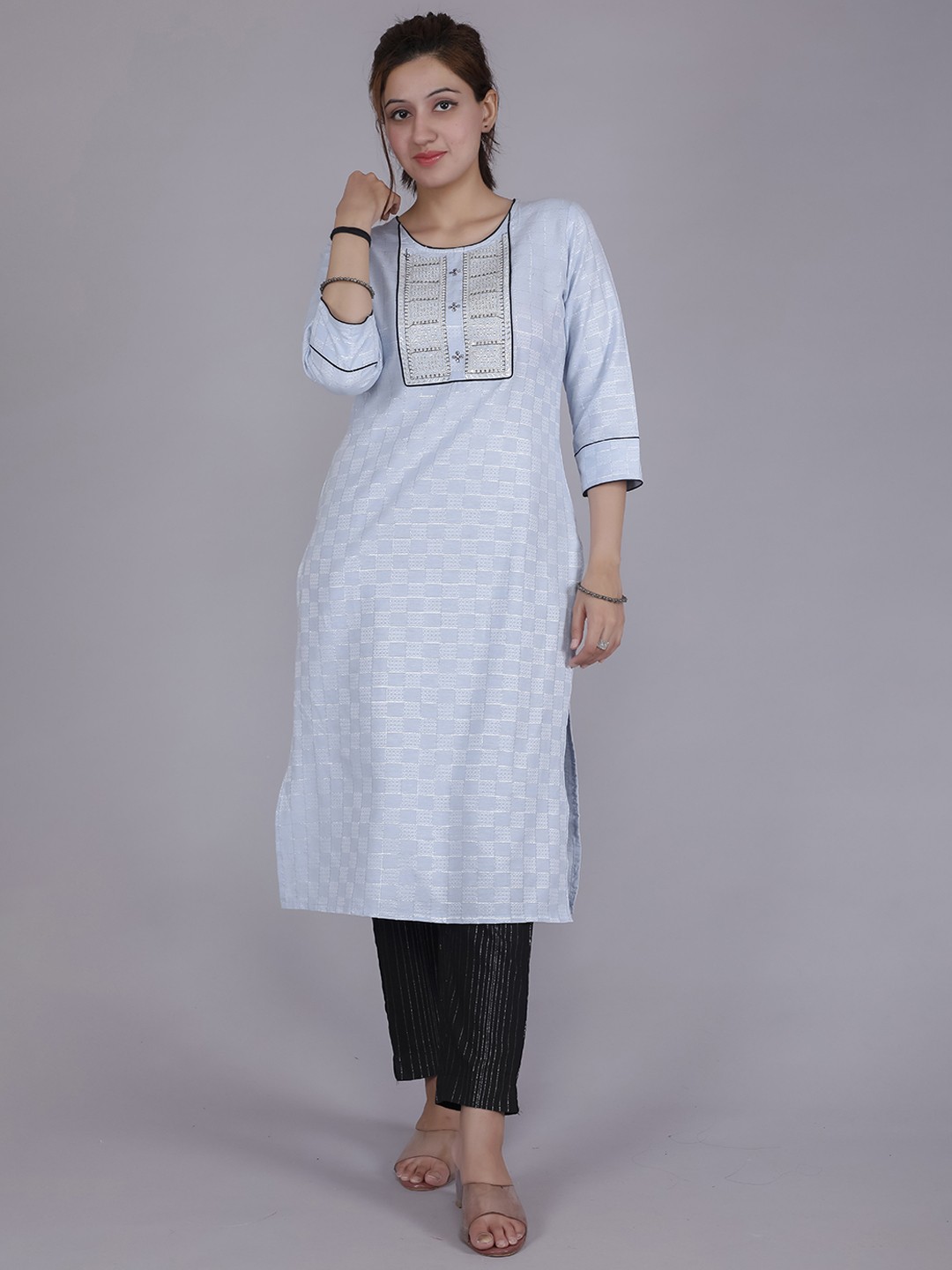 

HERE&NOW Women Blue Yoke Design Pure Cotton Thread Work Kurta
