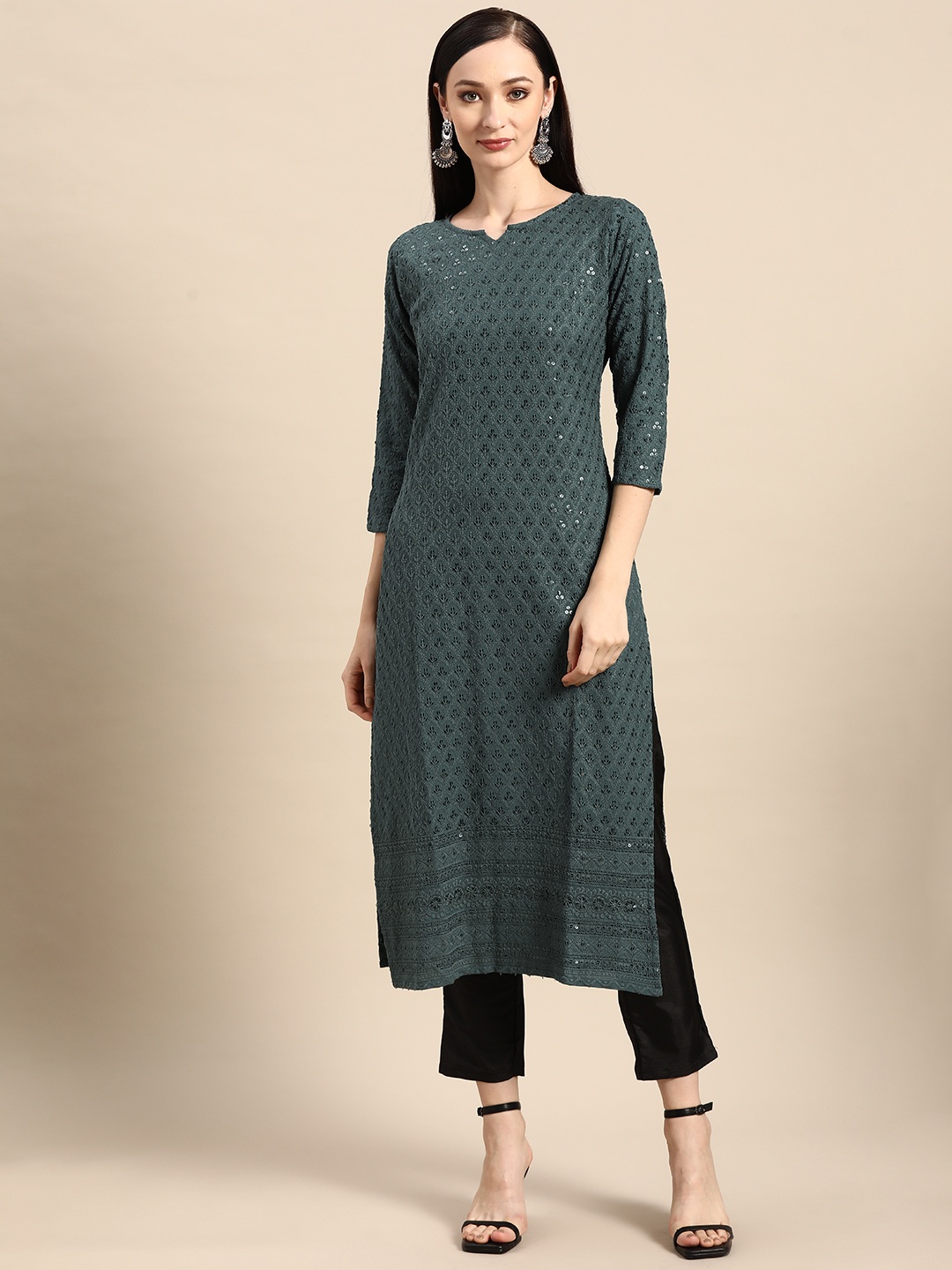 

Saadgi Women Grey Cotton Ethnic Motifs Embroidered Chikankari Kurta