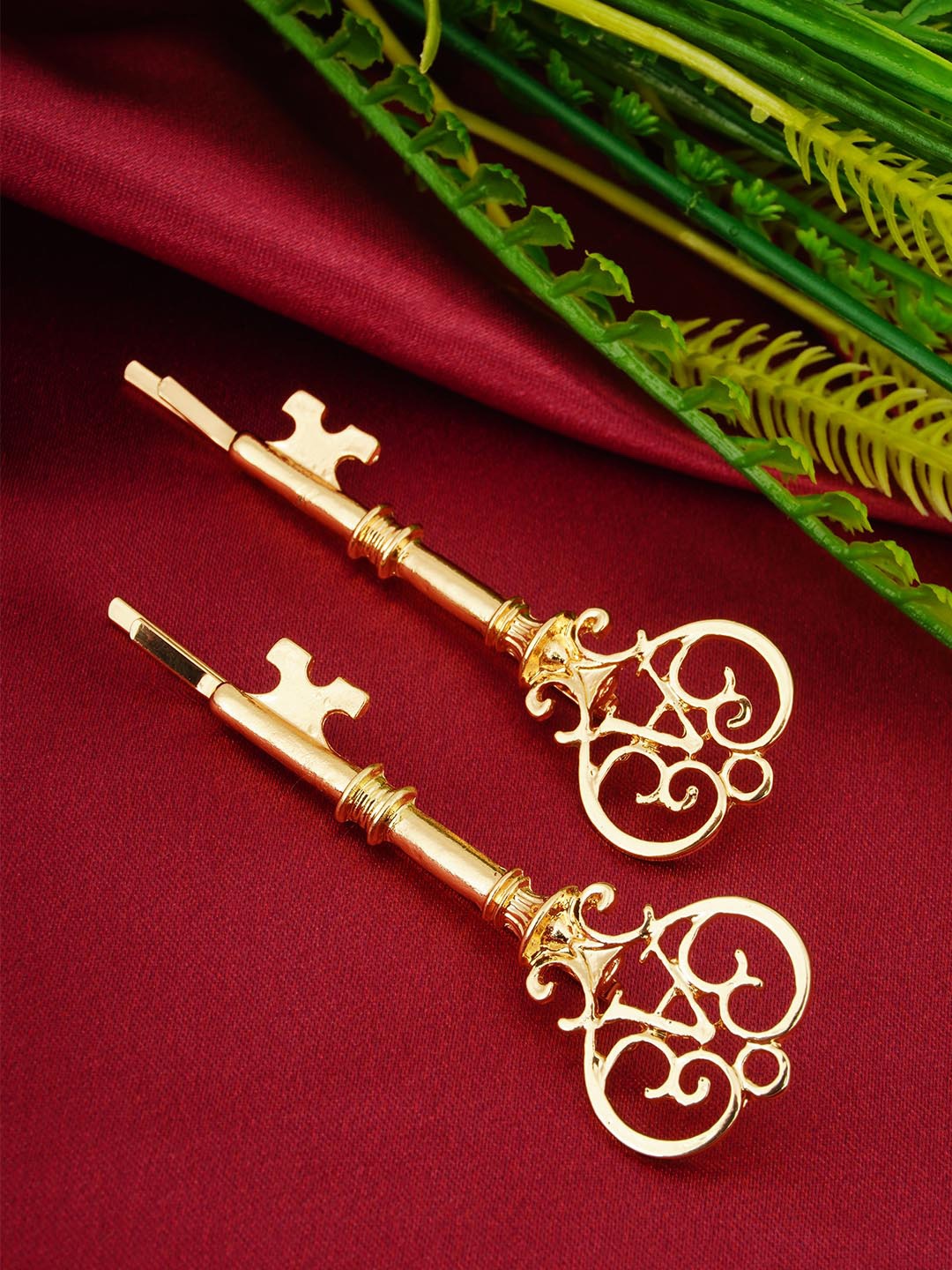 

Ferosh Women Gold-Toned Set of 2 Bobby Pins