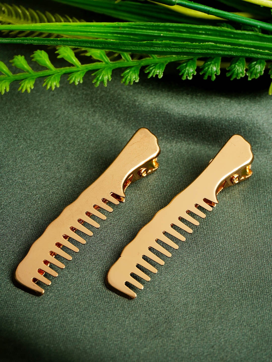 

Ferosh Women Gold-Toned Set of 2 Alligator Hair Clip