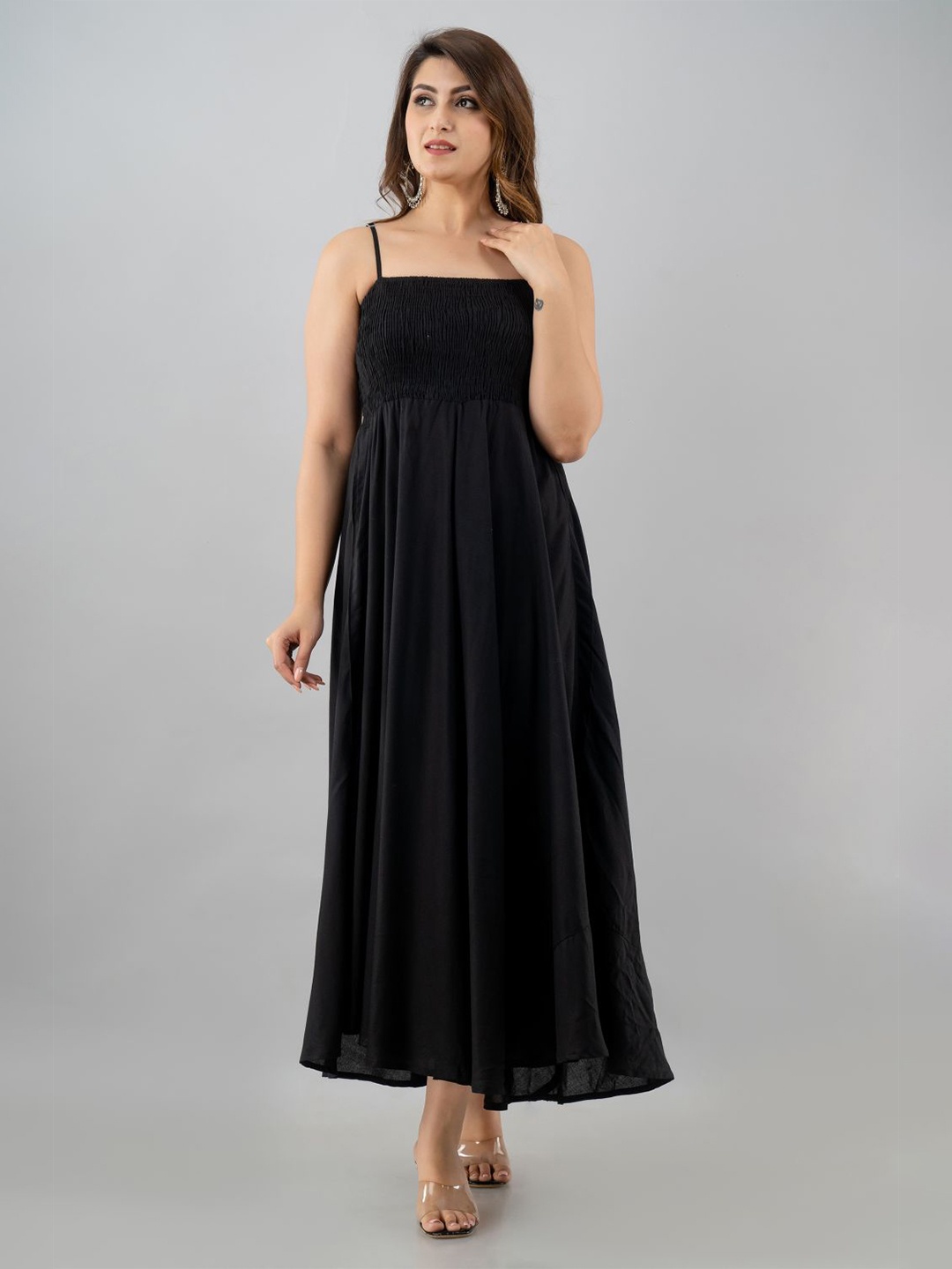 

DRESSAR Black Maxi Dress