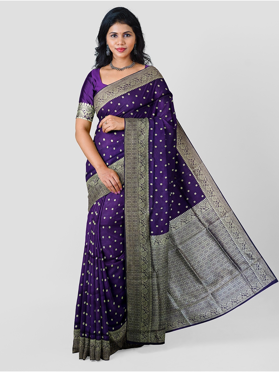 

Havida Sarees Purple & Silver-Toned Woven Design Zari Art Silk Banarasi Saree