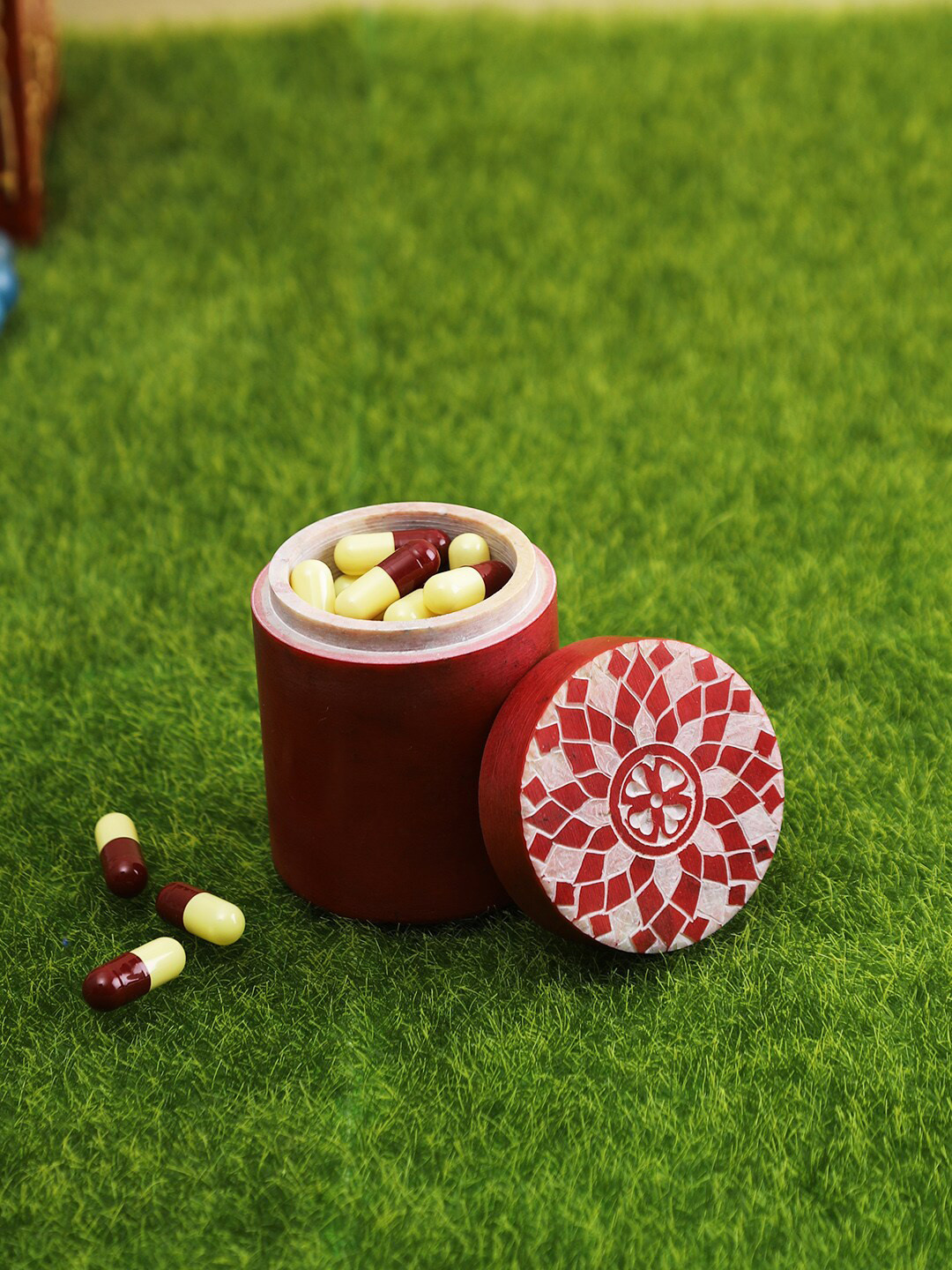 

Aapno Rajasthan Red & White Cylindrical Storage Box