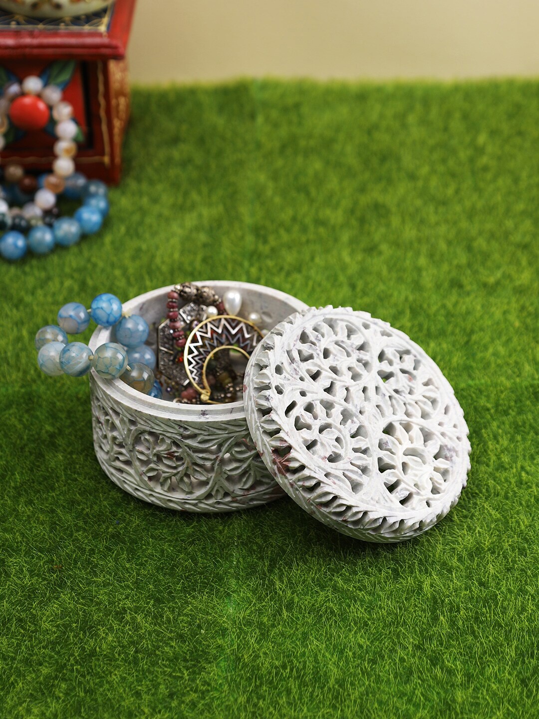 

Aapno Rajasthan Off-White Self-Design Jewellery Organiser