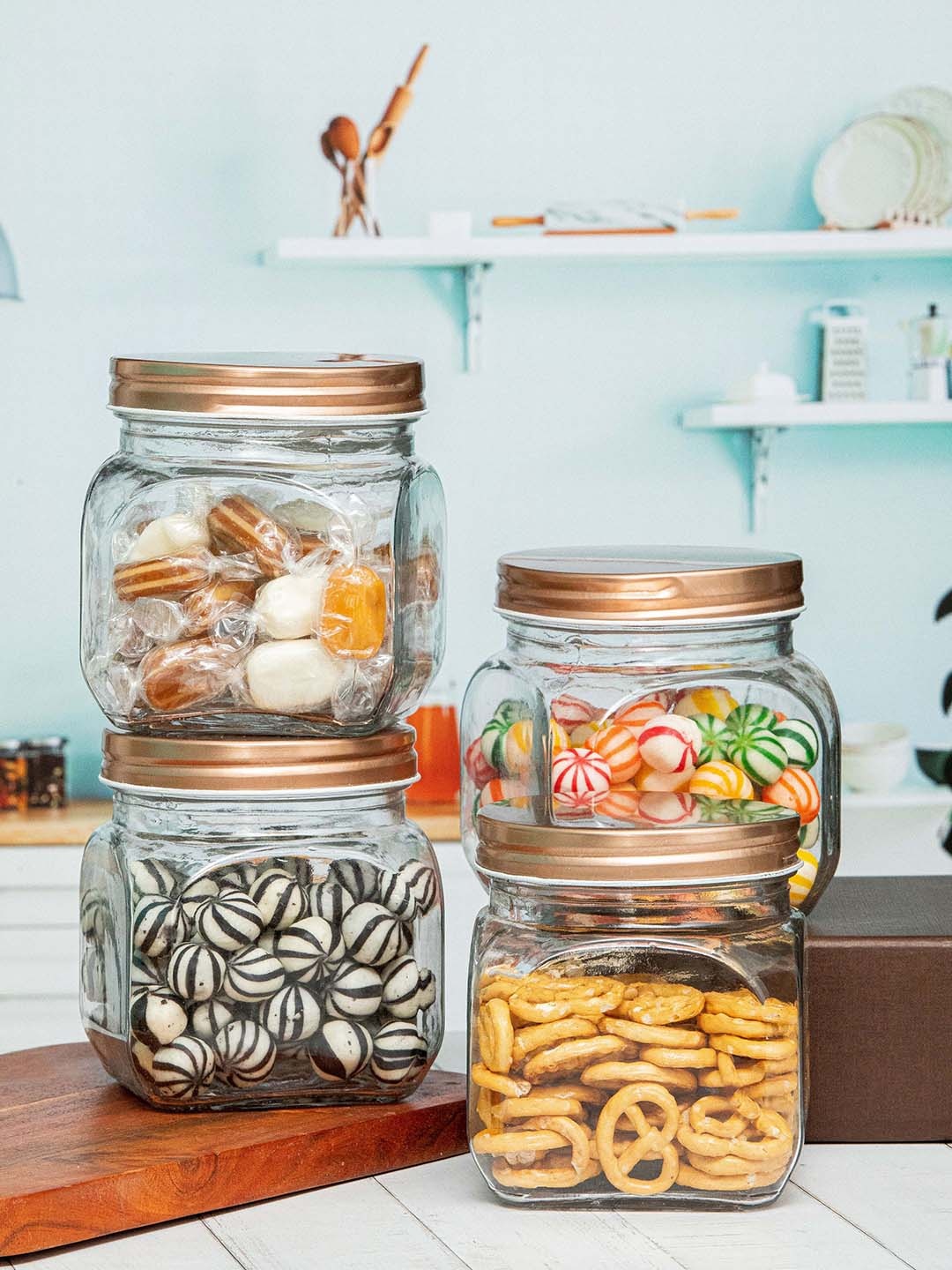 

White Gold Transparent Set of 4 Glass Storage Jar 600 ML Each