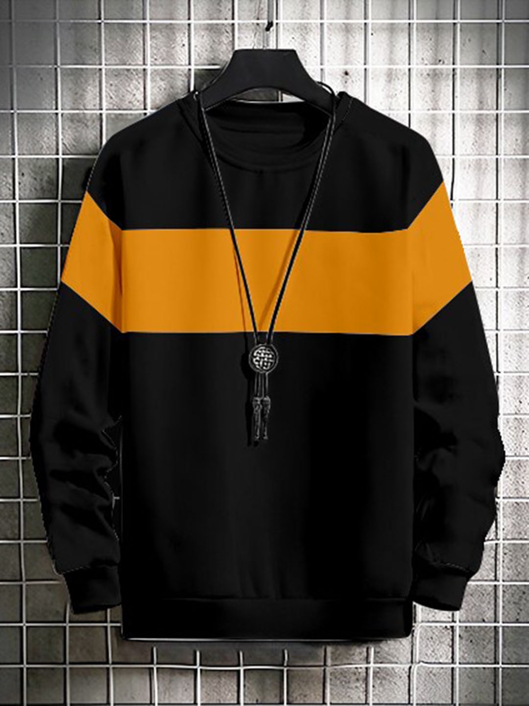 

GESPO Men Black Checked Sweatshirt