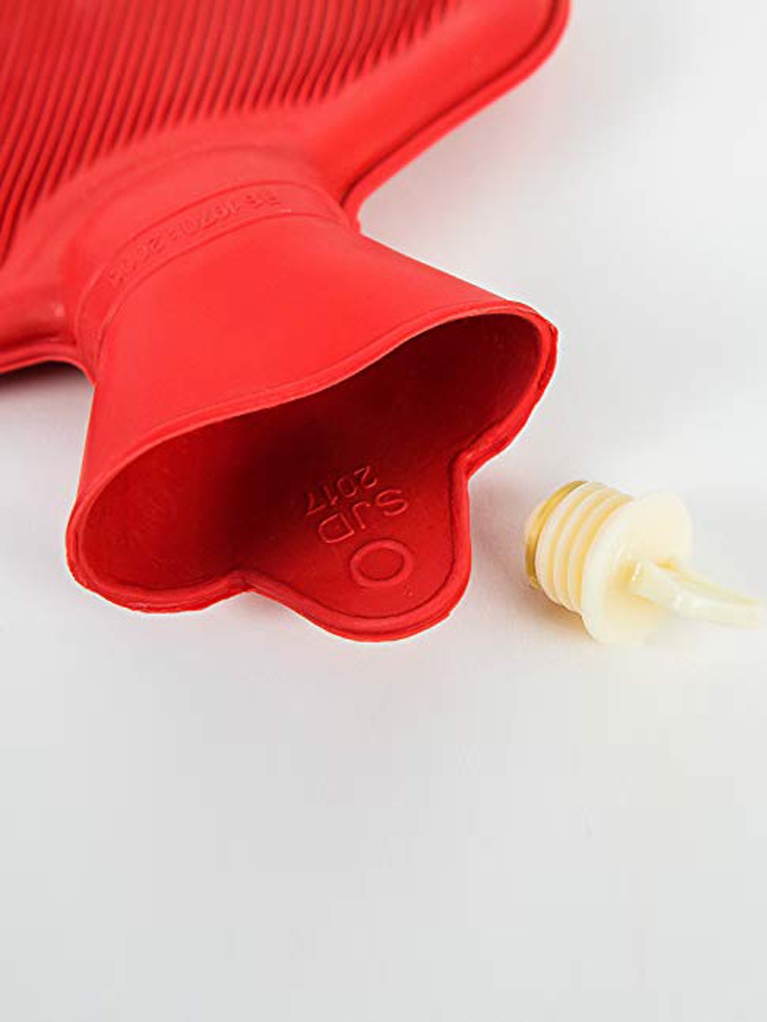 

Alexvyan Red Textured Hot & Cold Water Bag 2Ltr