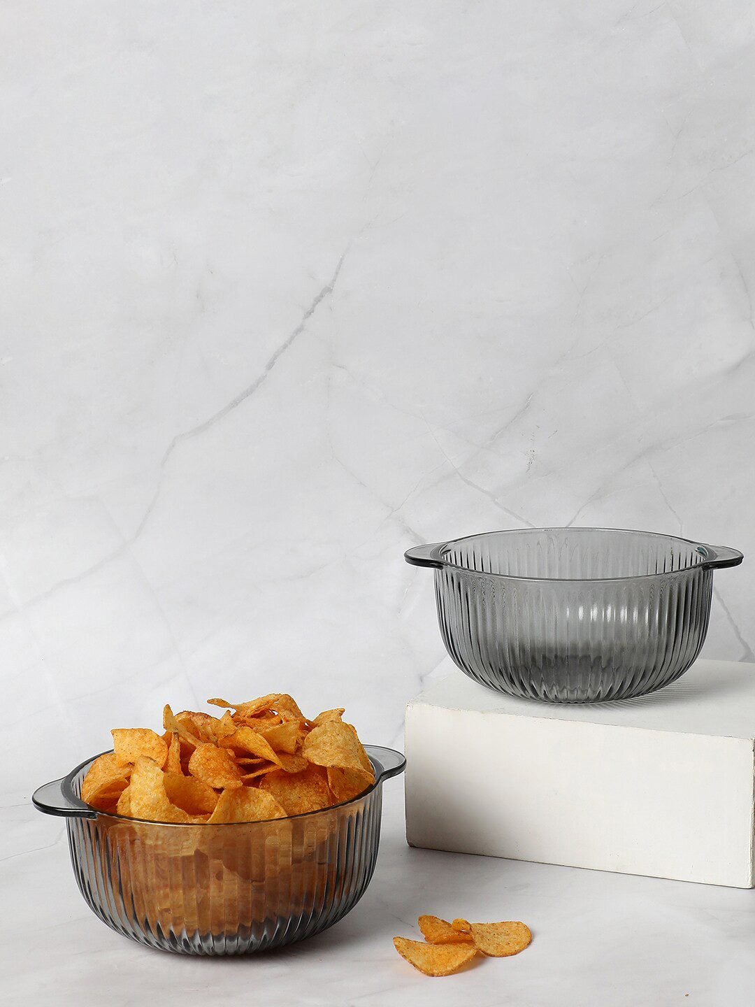 

Bonhomie Pack of 2 Black & Transparent Textured Stained Glass Serving Bowl