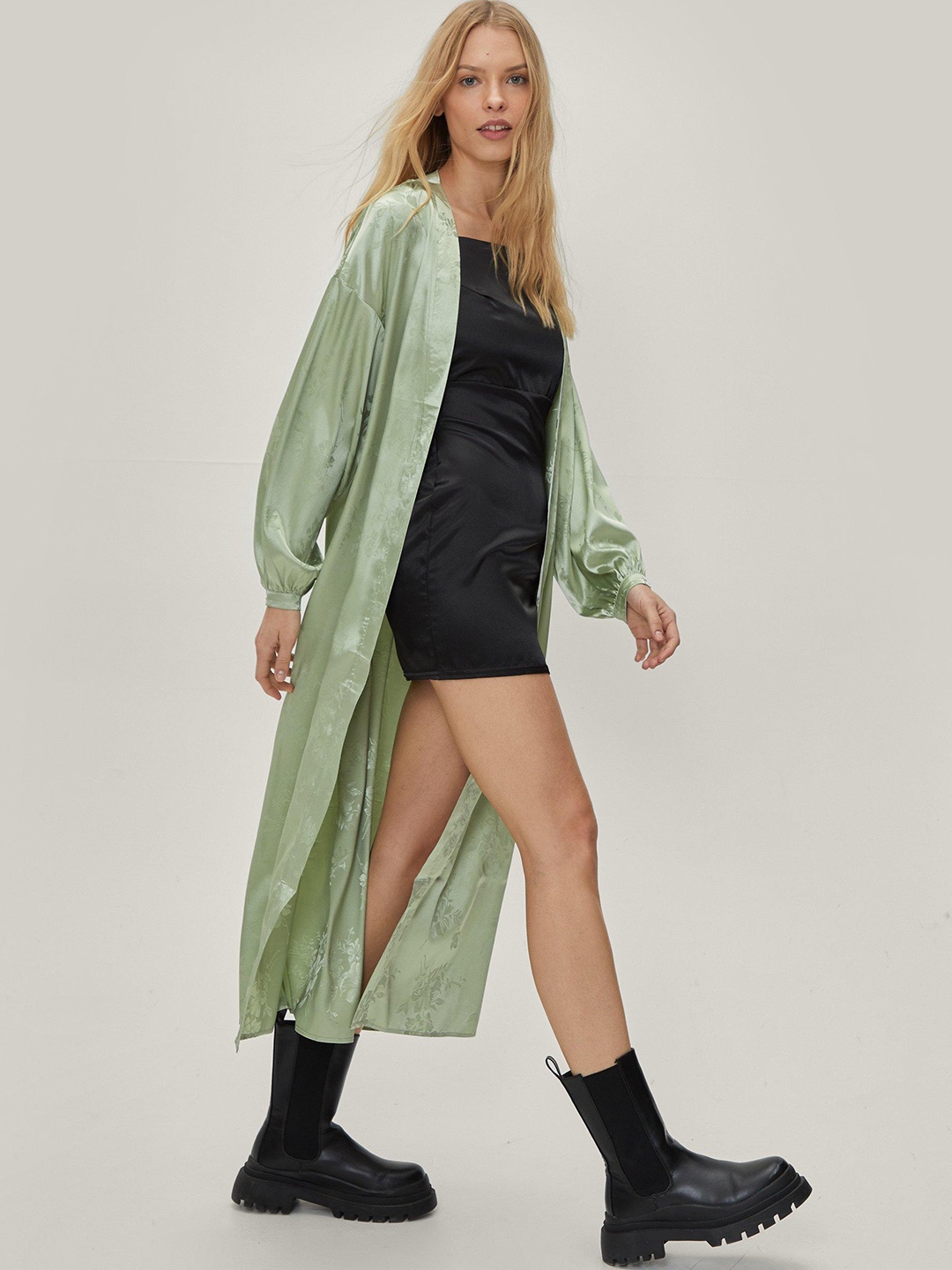 

NASTY GAL Women Floral Jacquard Satin Longline Shrug, Green