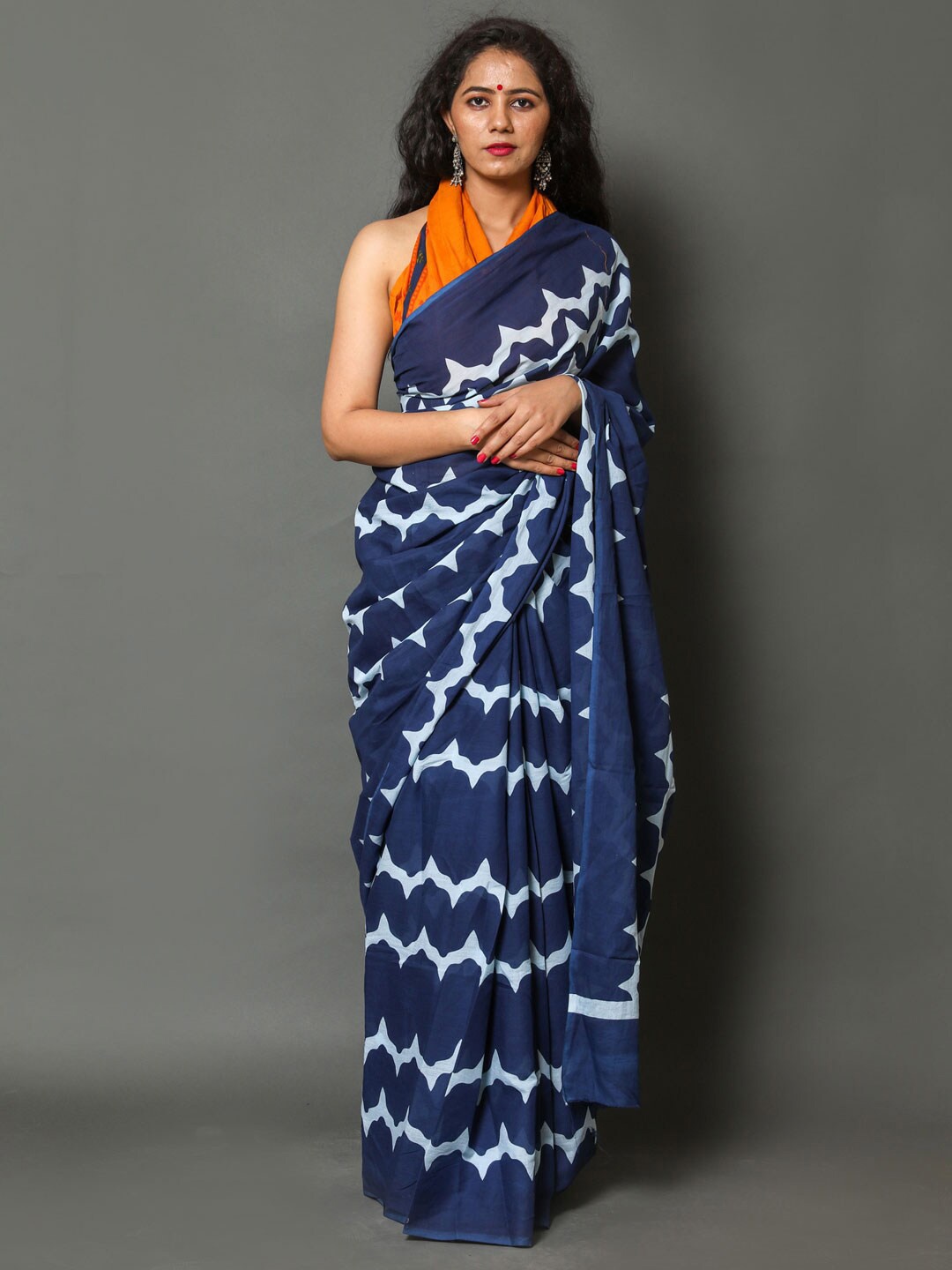 

BUTA BUTI Navy Blue & White Printed Pure Cotton Saree