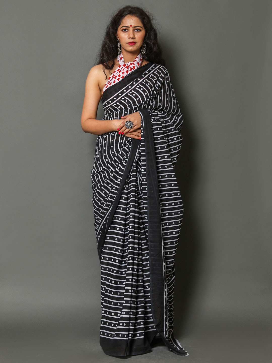 

BUTA BUTI Black & White Geometric Print Pure Cotton Saree