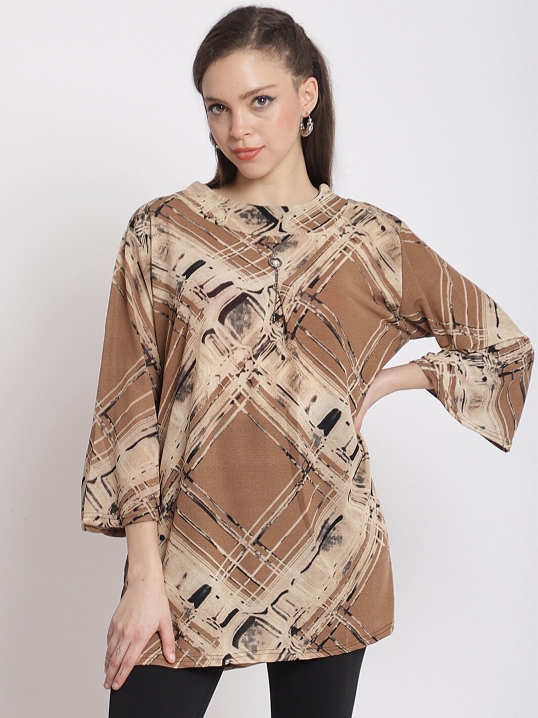 

The Mini NEEDLE Plus Size Brown Printed Longline Top