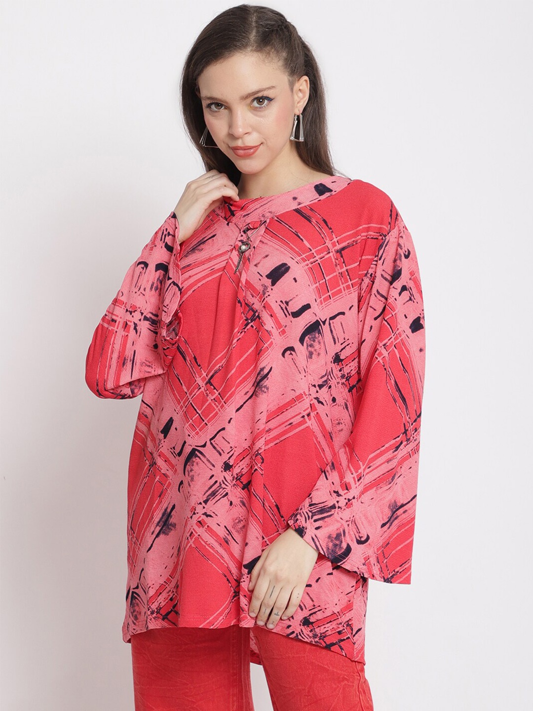 

The Mini NEEDLE Plus Size Red & Pink Printed Longline Top