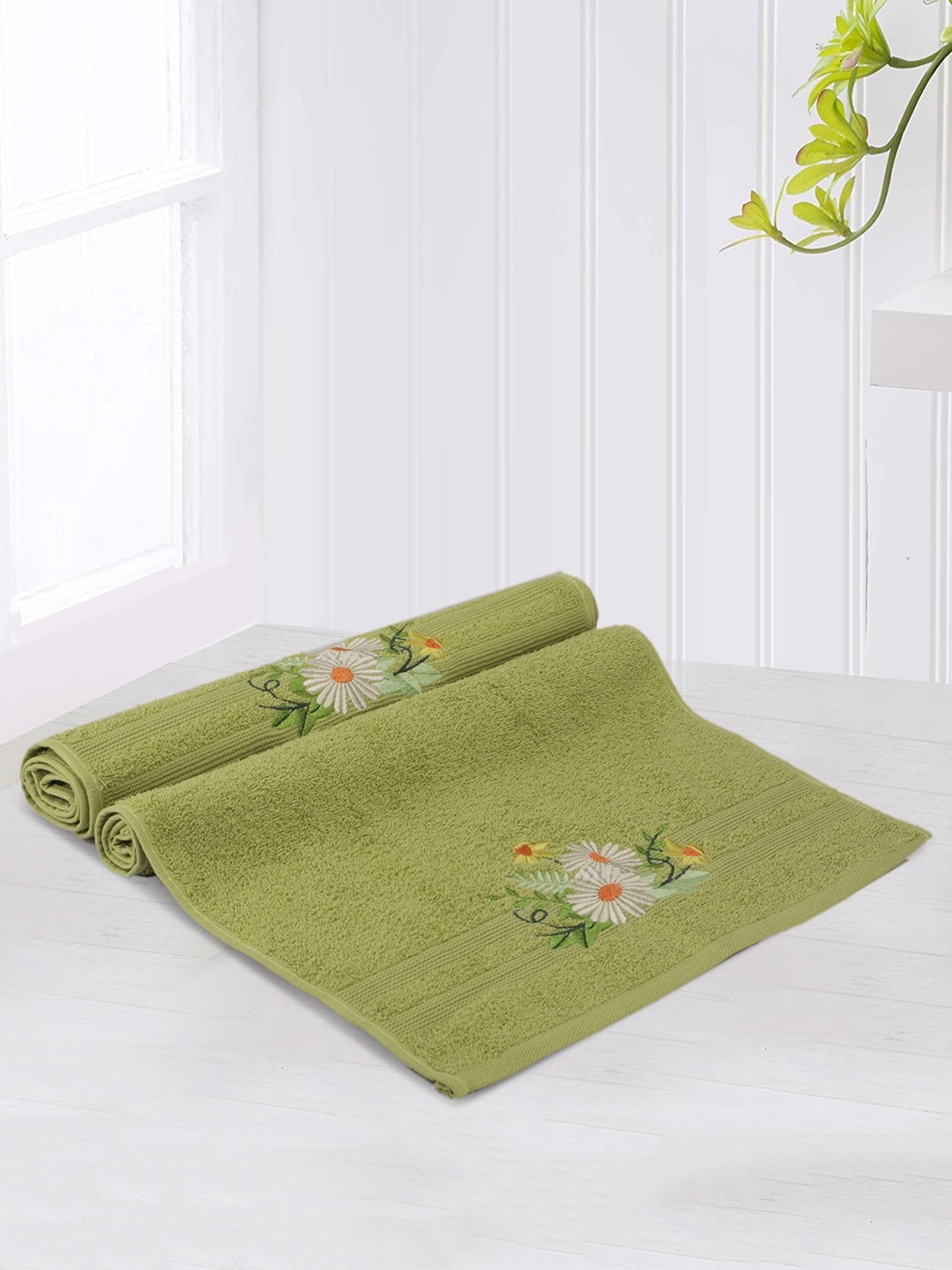 

LUSH & BEYOND Set Of 2 Green Printed Pure Cotton Hand Towels