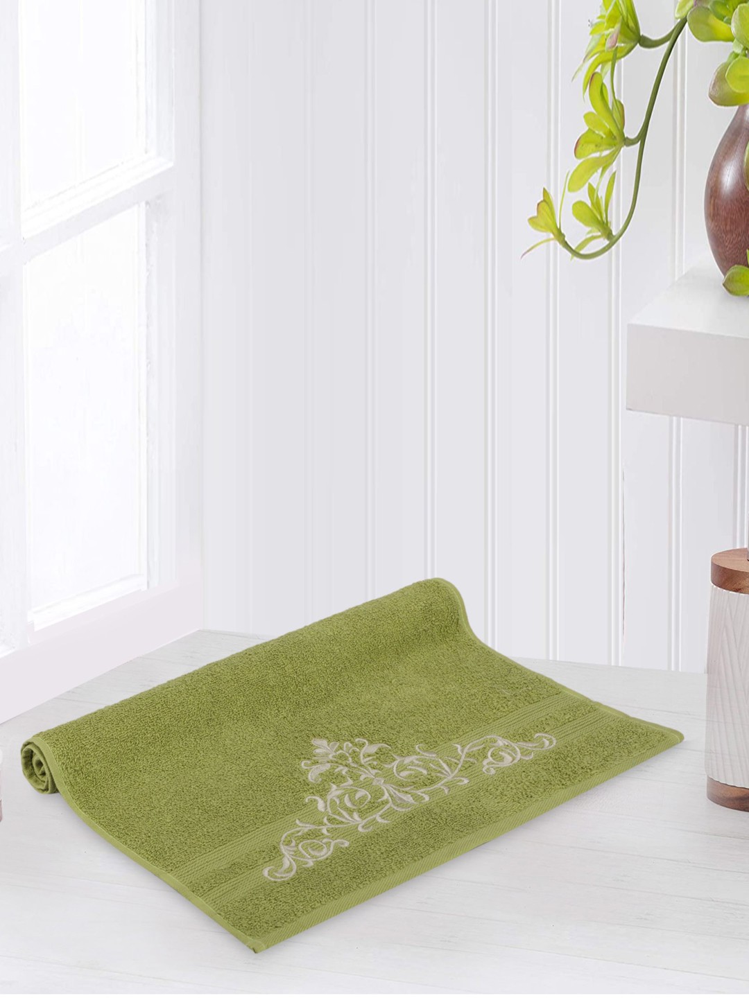 

LUSH & BEYOND Set Of 2 Printed Green GSM 500 Pure Cotton Hand Towels