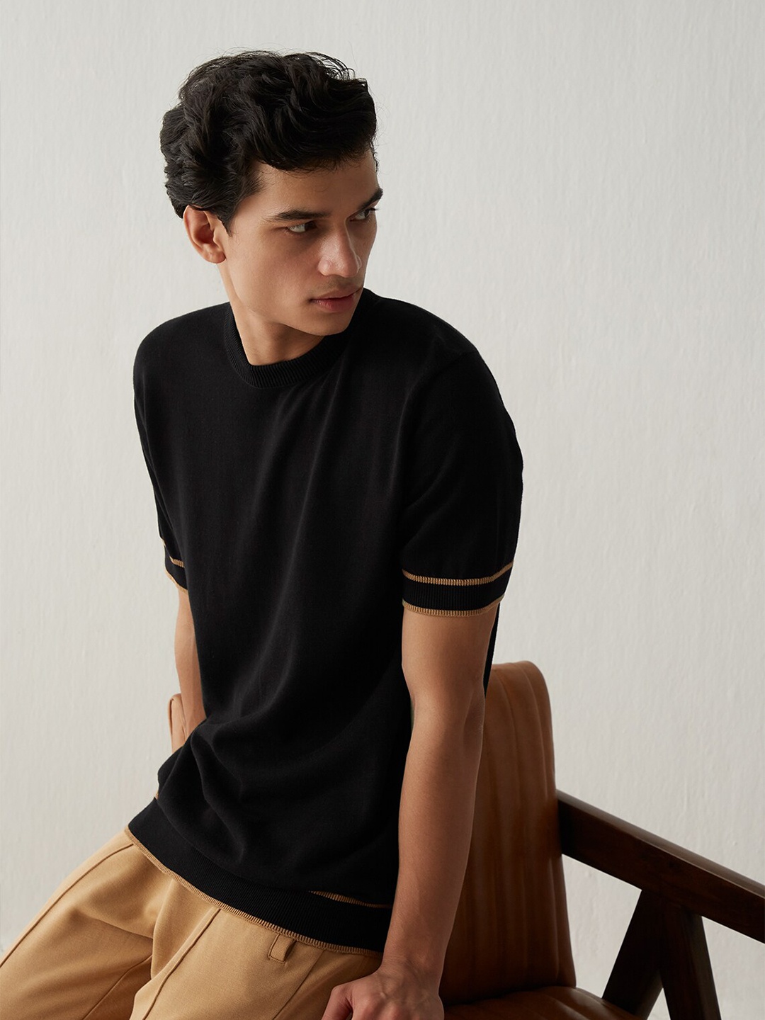 

Andamen Men Black Cotton T-shirt