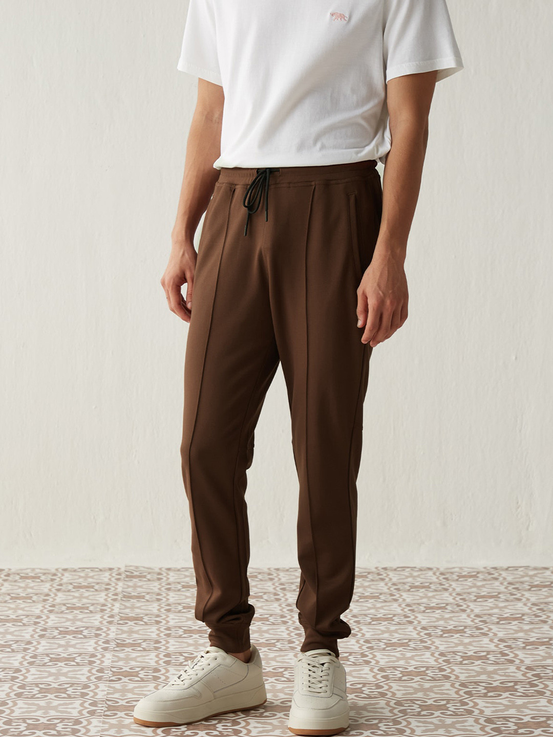 

Andamen Men Brown Solid Joggers