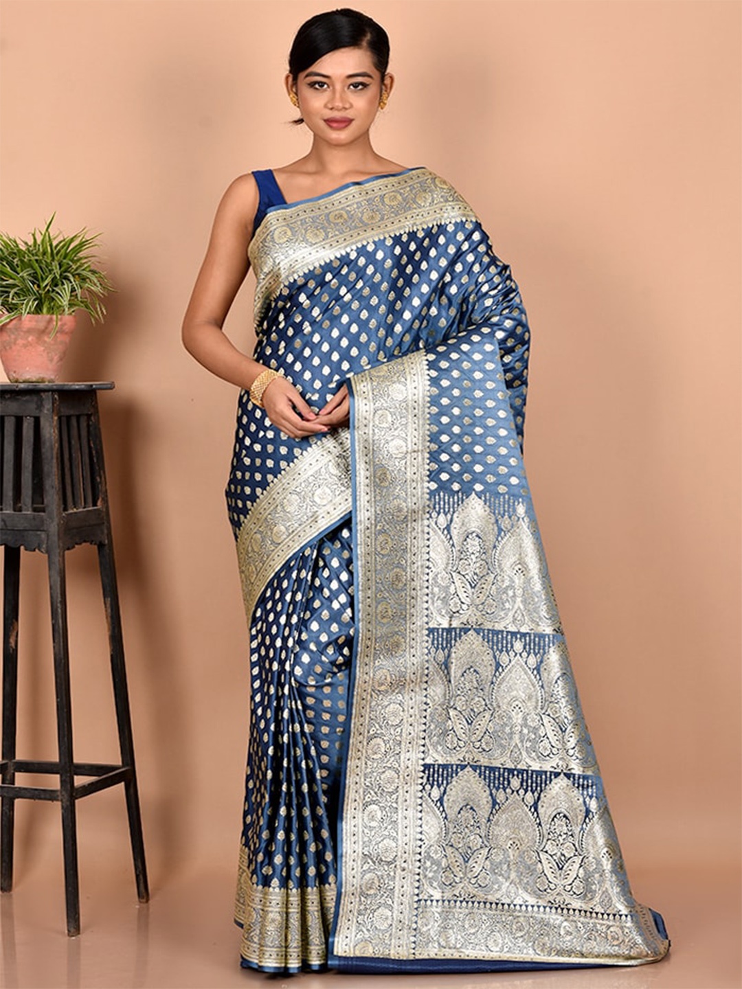 

AllSilks Blue & Silver-Toned Floral Zari Silk Blend Banarasi Saree