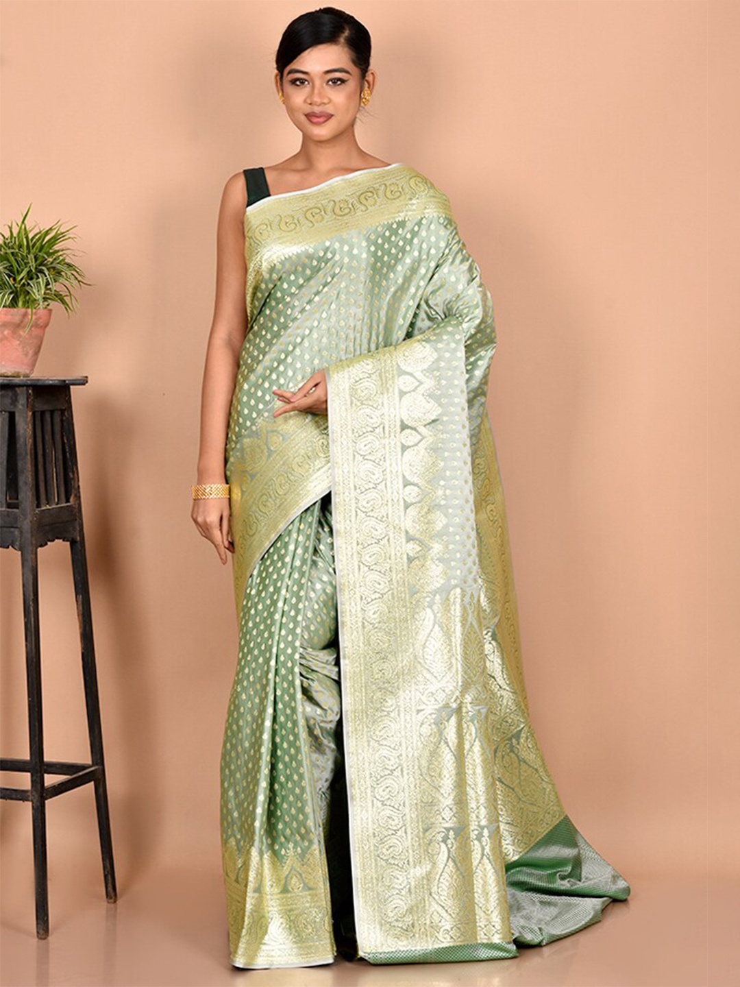 

AllSilks Grey & Gold-Toned Paisley Zari Silk Blend Banarasi Saree