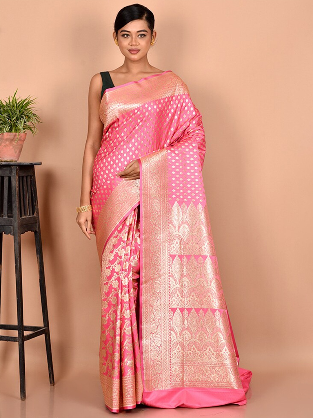 

AllSilks Pink & Gold-Toned Floral Zari Silk Blend Banarasi Saree