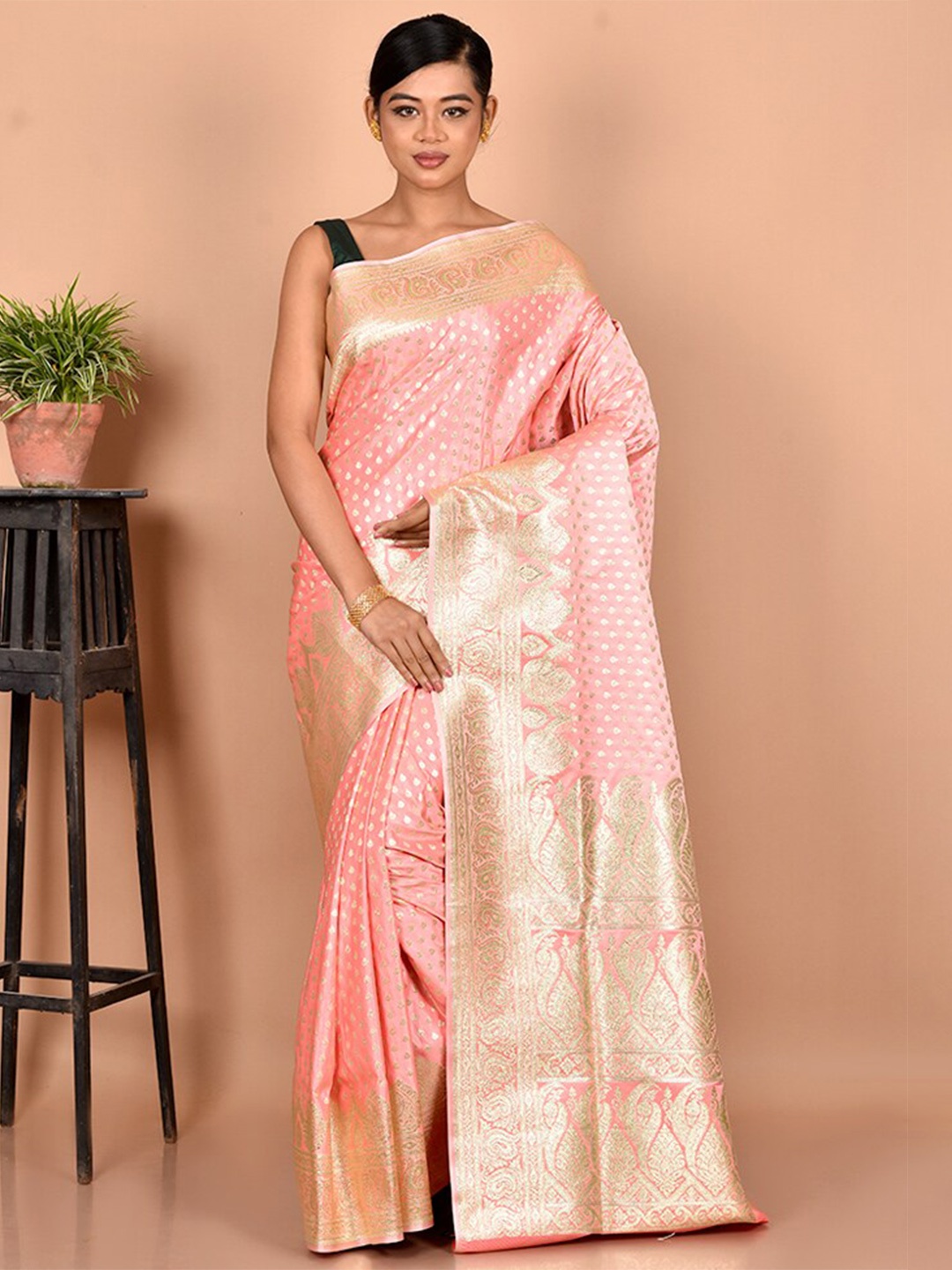 

AllSilks Pink & Gold-Toned Paisley Zari Silk Blend Banarasi Saree