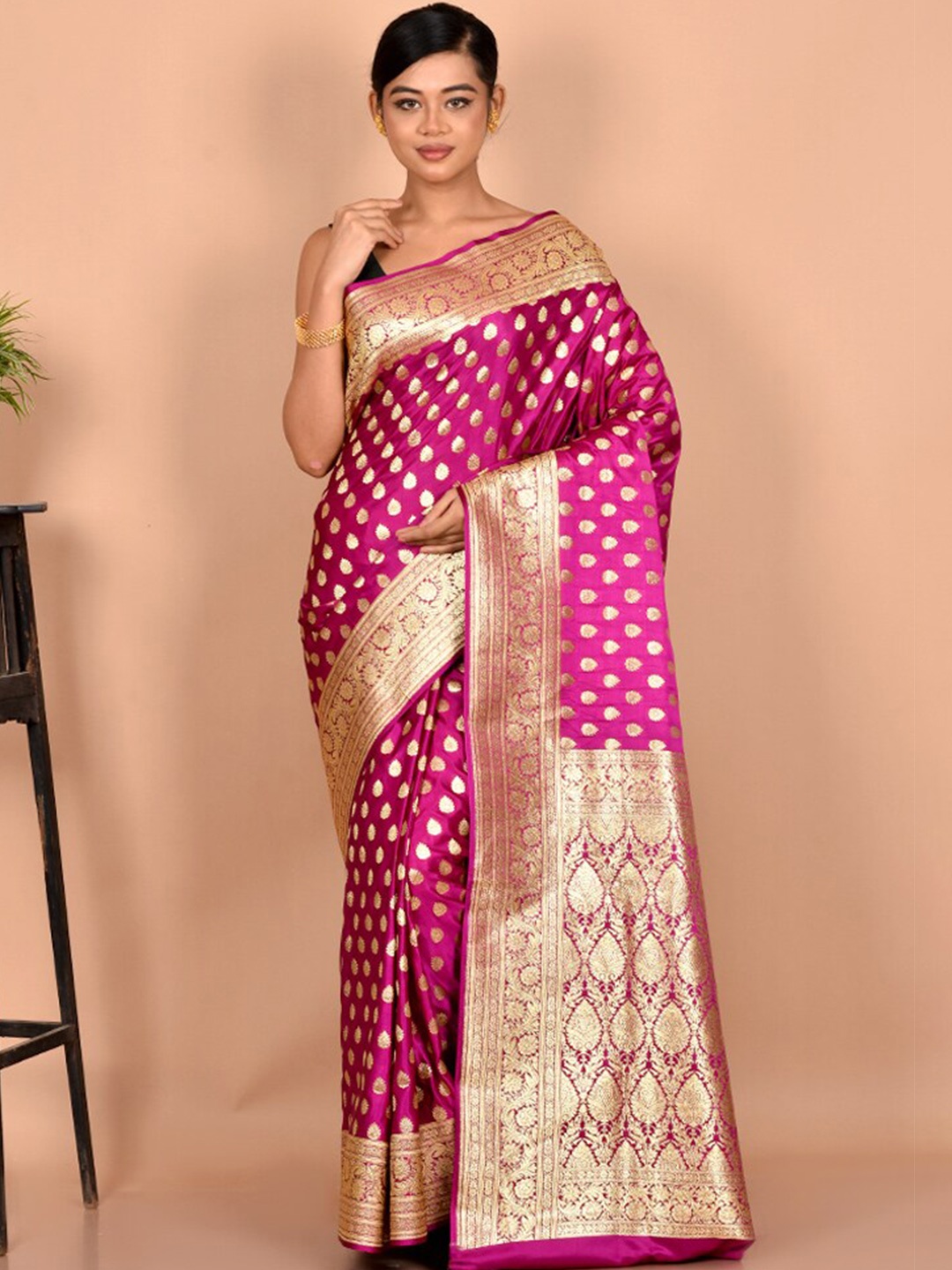 

AllSilks Purple & Gold-Toned Floral Zari Silk Blend Banarasi Saree