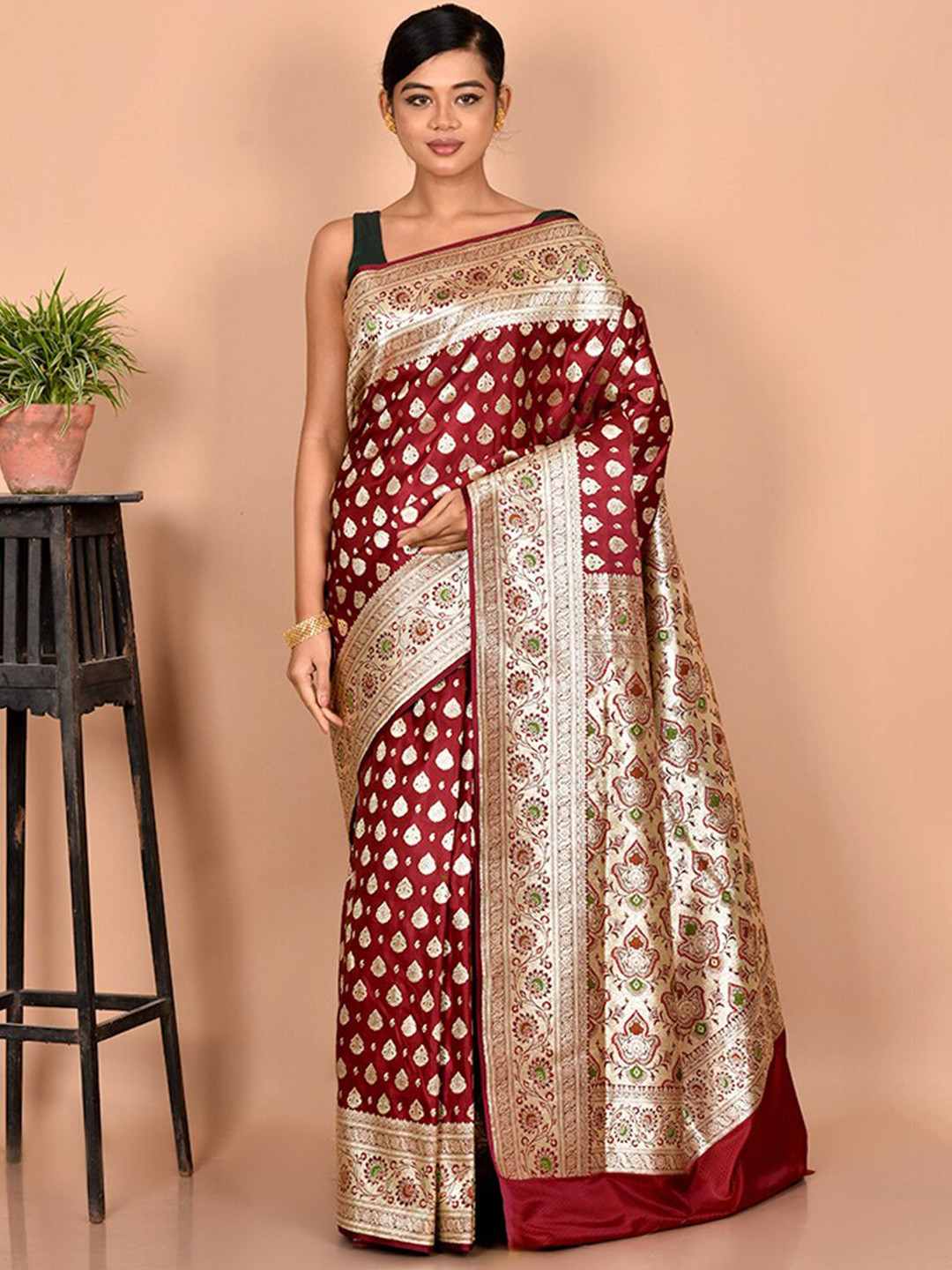 

AllSilks Maroon & Gold-Toned Woven Design Zari Silk Blend Banarasi Saree