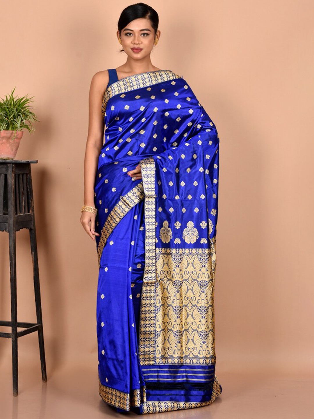 

AllSilks Blue & Gold-Toned Ethnic Motifs Zari Pure Silk Saree