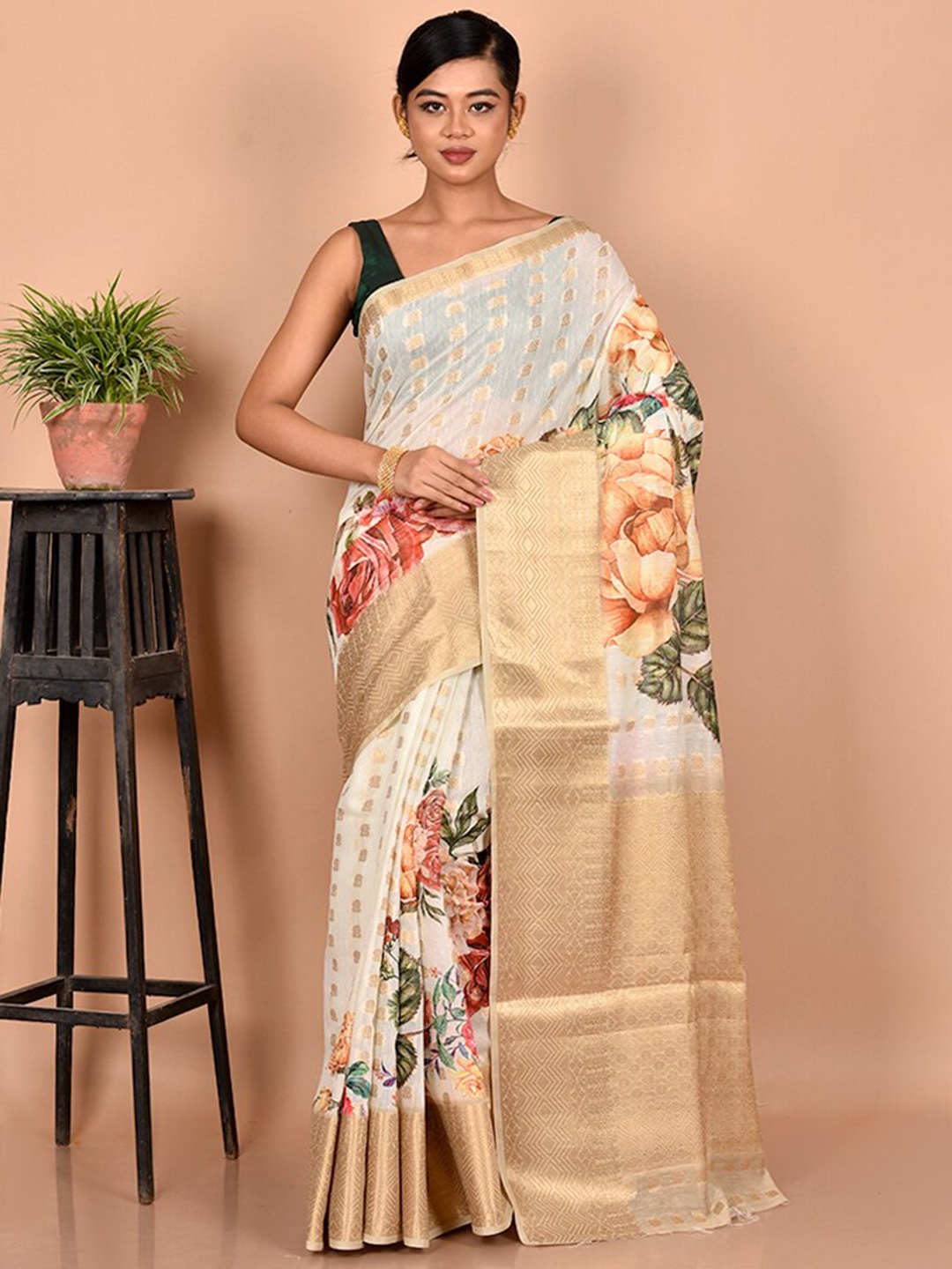 

AllSilks Cream-Coloured & Gold-Toned Floral Zari Organza Saree
