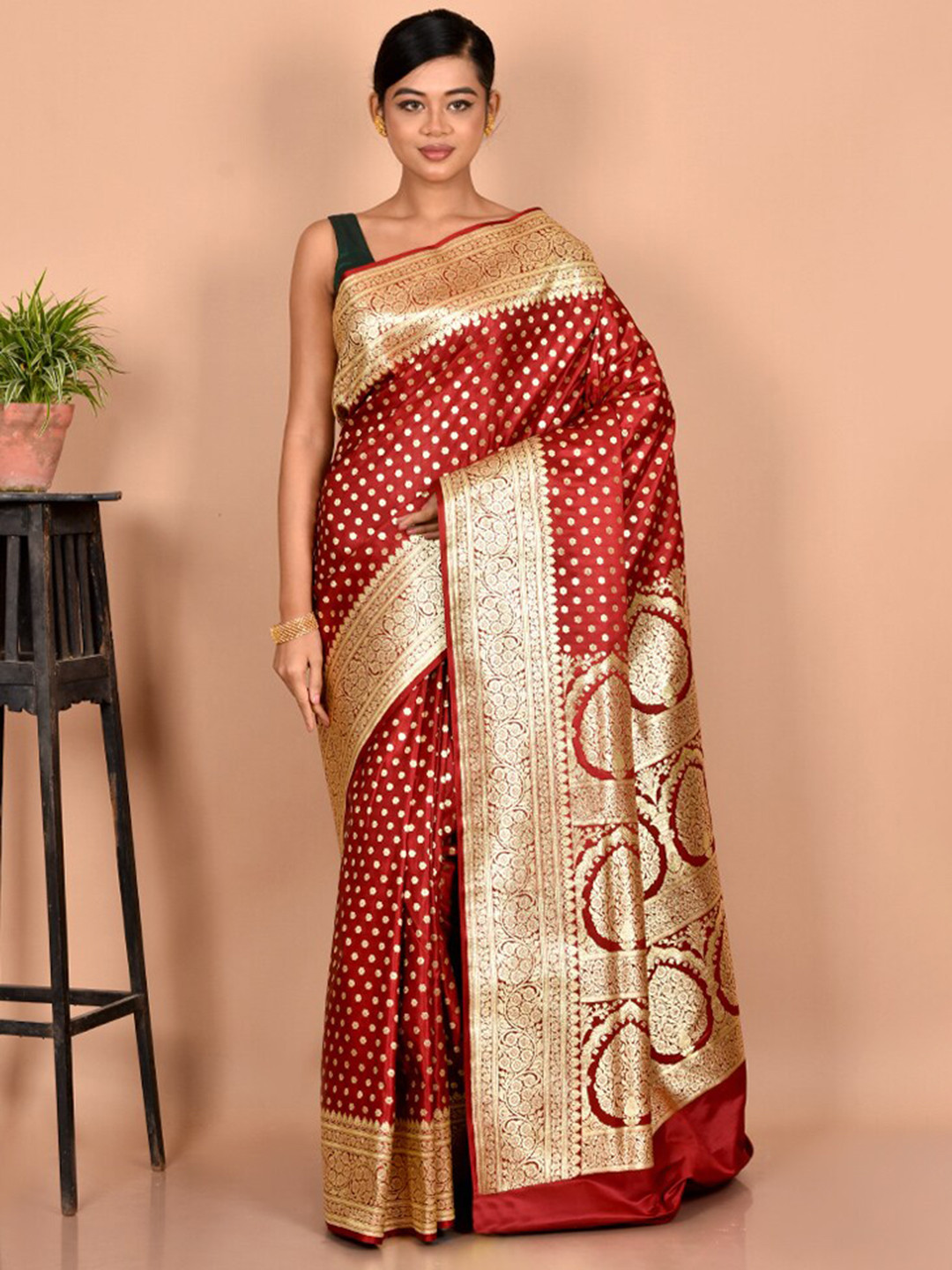 

AllSilks Maroon & Gold-Toned Floral Zari Silk Blend Banarasi Saree