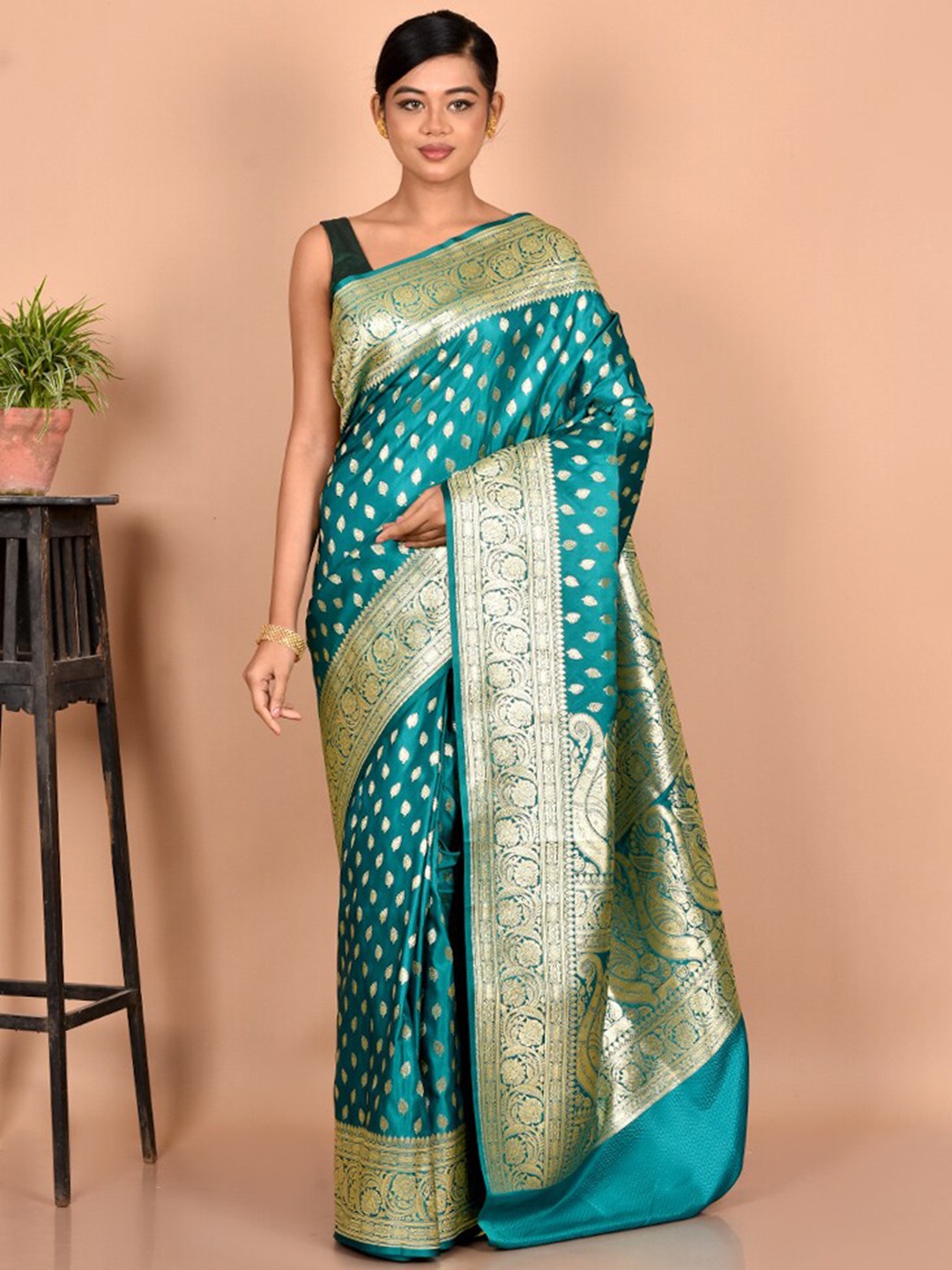 

AllSilks Sea Green & Gold-Toned Floral Zari Silk Blend Banarasi Saree