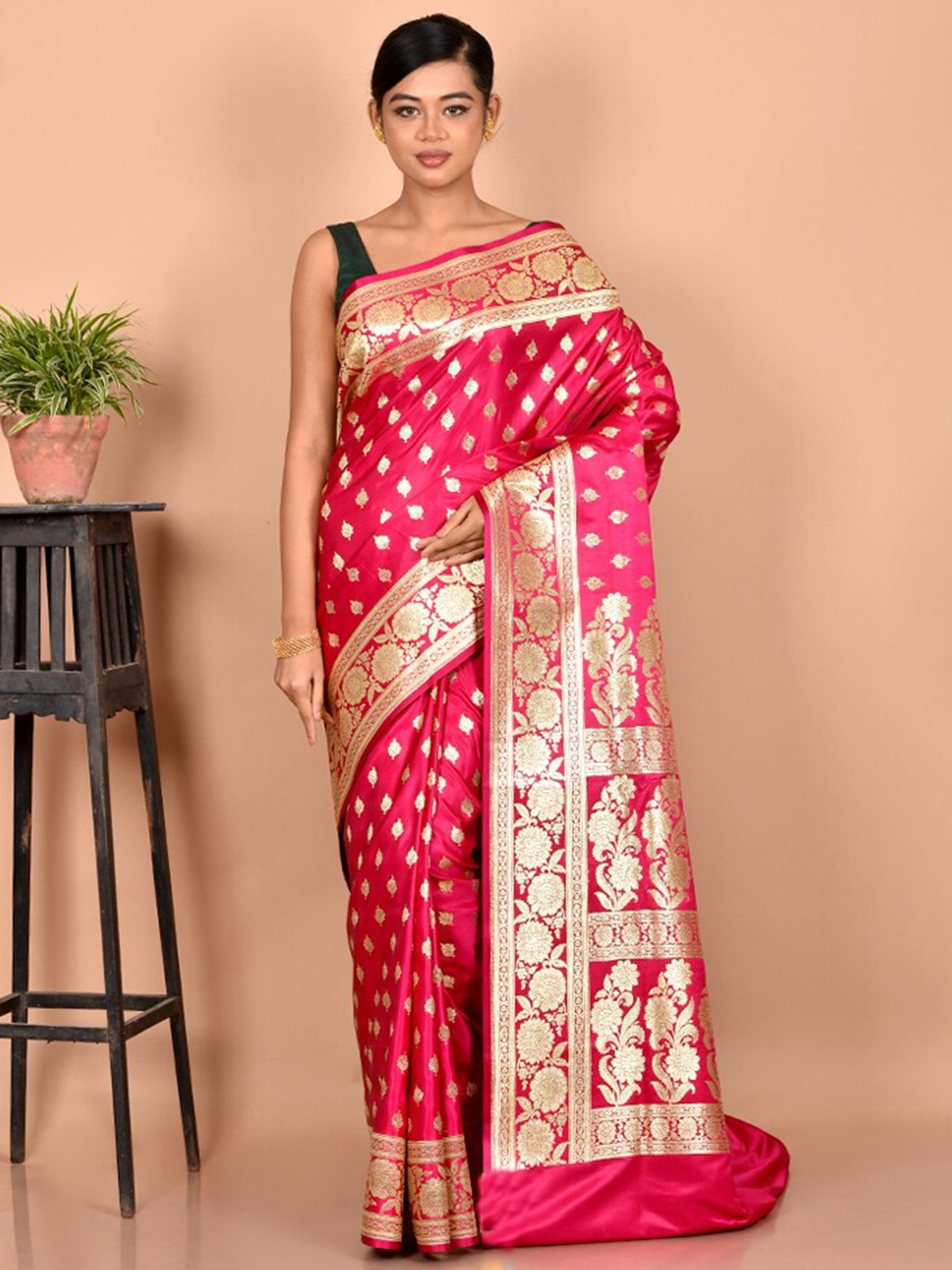 

AllSilks Pink & Gold-Toned Floral Zari Silk Blend Banarasi Saree