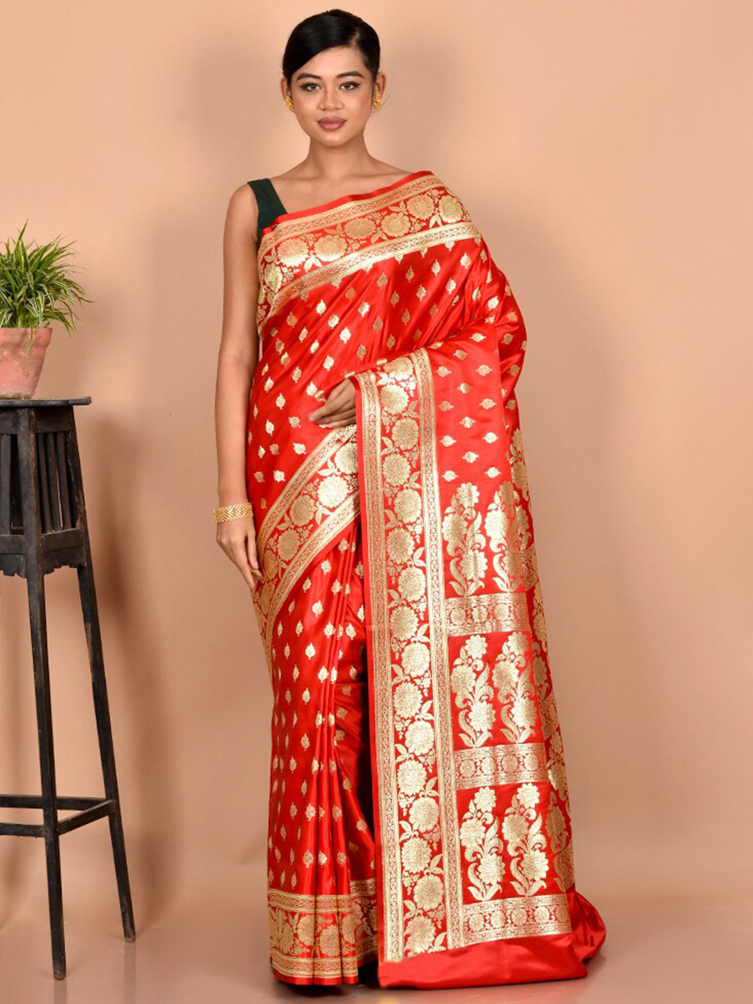 

AllSilks Red & Gold-Toned Floral Zari Silk Blend Banarasi Saree
