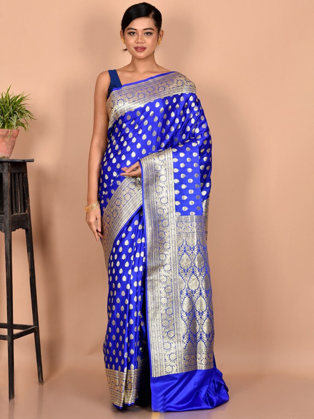 

AllSilks Blue & Gold-Toned Ethnic Motifs Zari Silk Blend Banarasi Saree