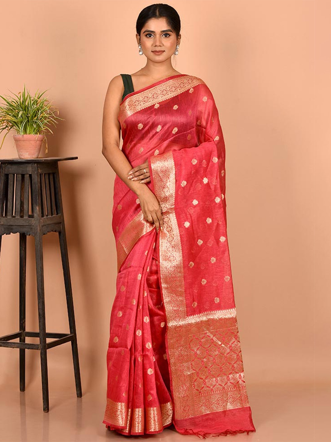 

AllSilks Red & Gold-Toned Woven Design Zari Pure Linen Saree