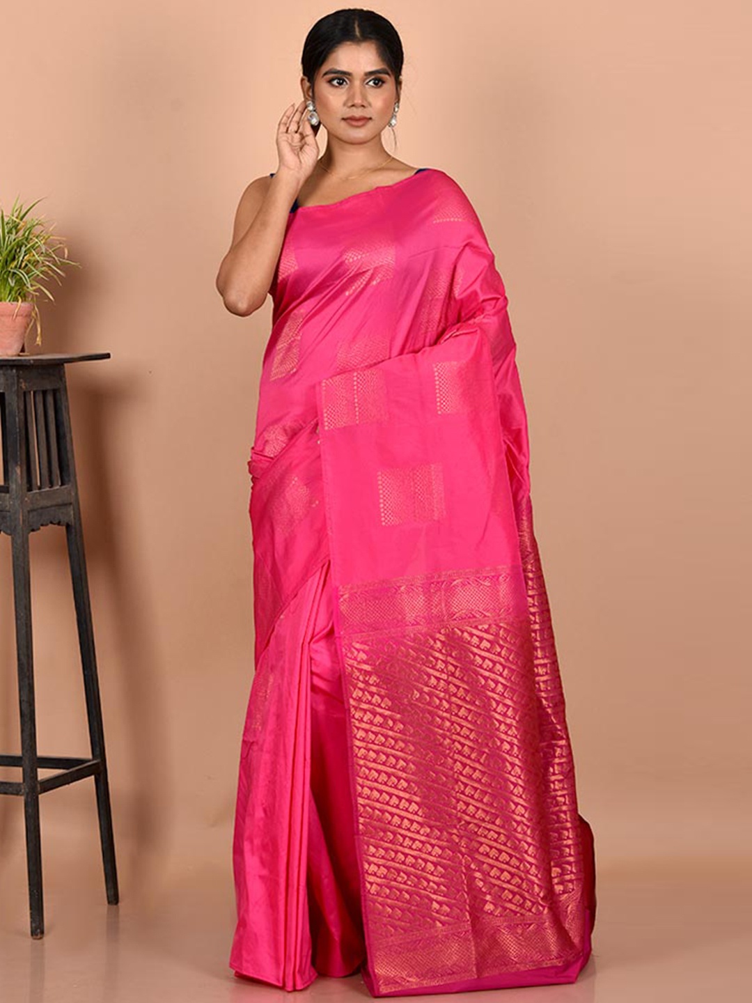 

AllSilks Pink & Gold-Toned Woven Design Zari Silk Blend Kanjeevaram Saree