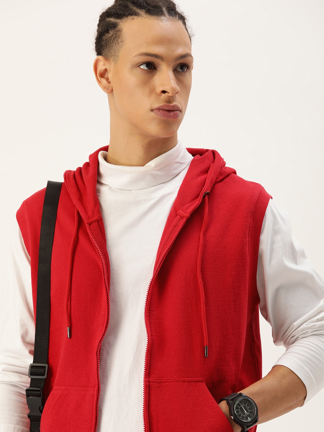 

Kook N Keech Men Red Solid Pure Cotton Hooded Sweatshirt
