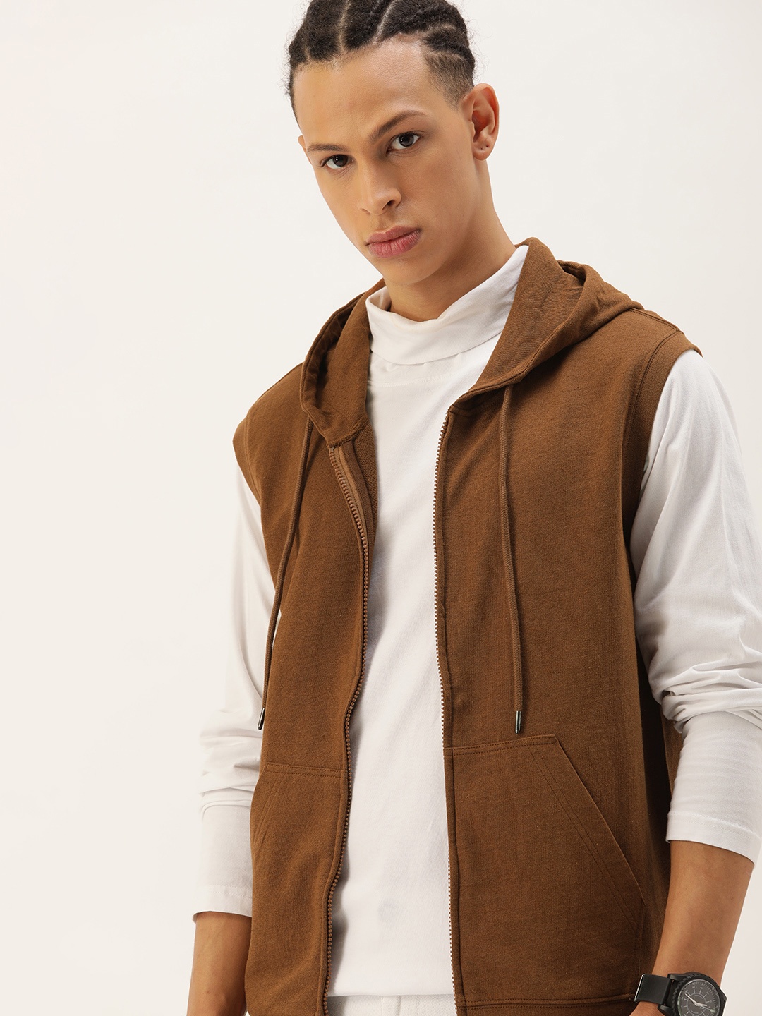 

Kook N Keech Men Brown Solid Pure Cotton Hooded Sweatshirt