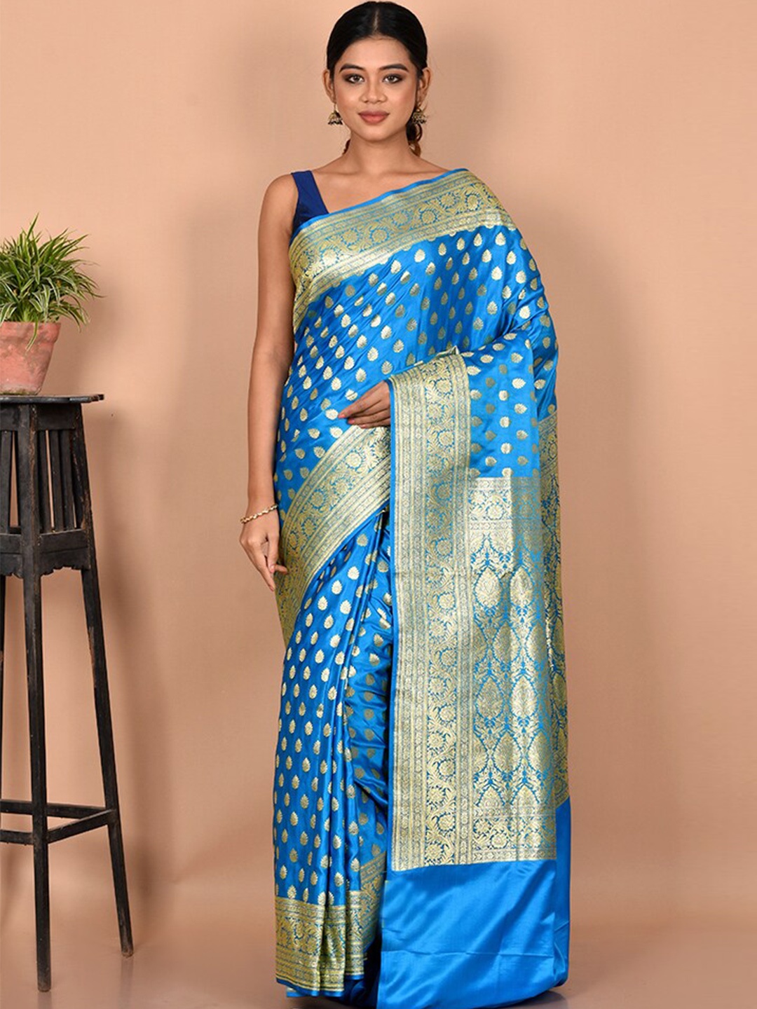 

AllSilks Blue & Gold-Toned Woven Design Zari Silk Blend Banarasi Saree