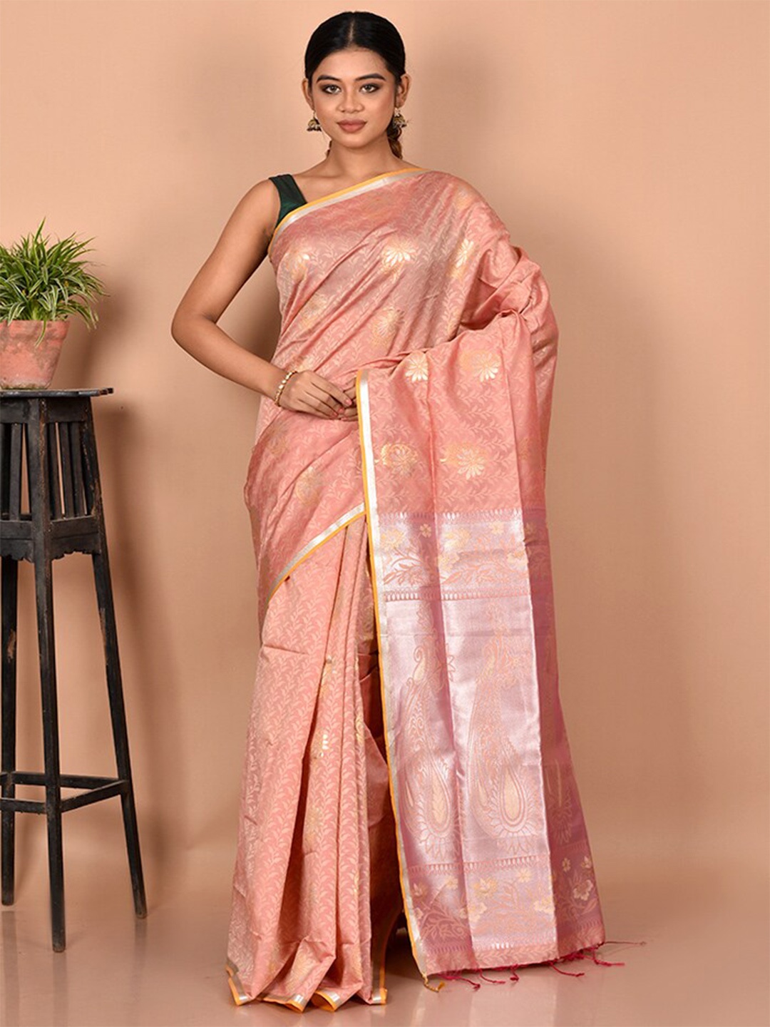 

AllSilks Pink & Gold-Toned Woven Design Zari Silk Blend Kanjeevaram Saree