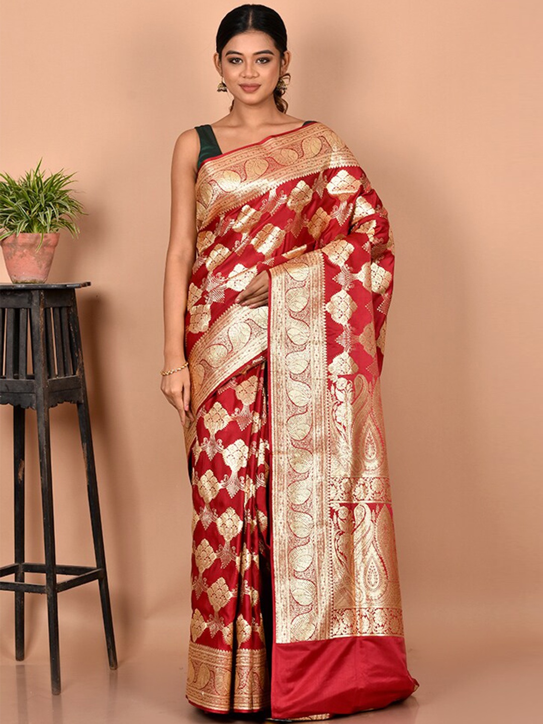 

AllSilks Maroon & Gold-Toned Woven Design Zari Silk Blend Banarasi Saree