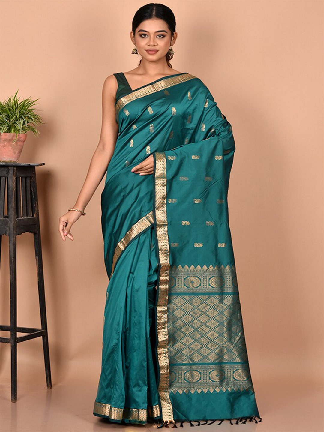 

AllSilks Teal & Gold-Toned Ethnic Motifs Zari Kanjeevaram Saree