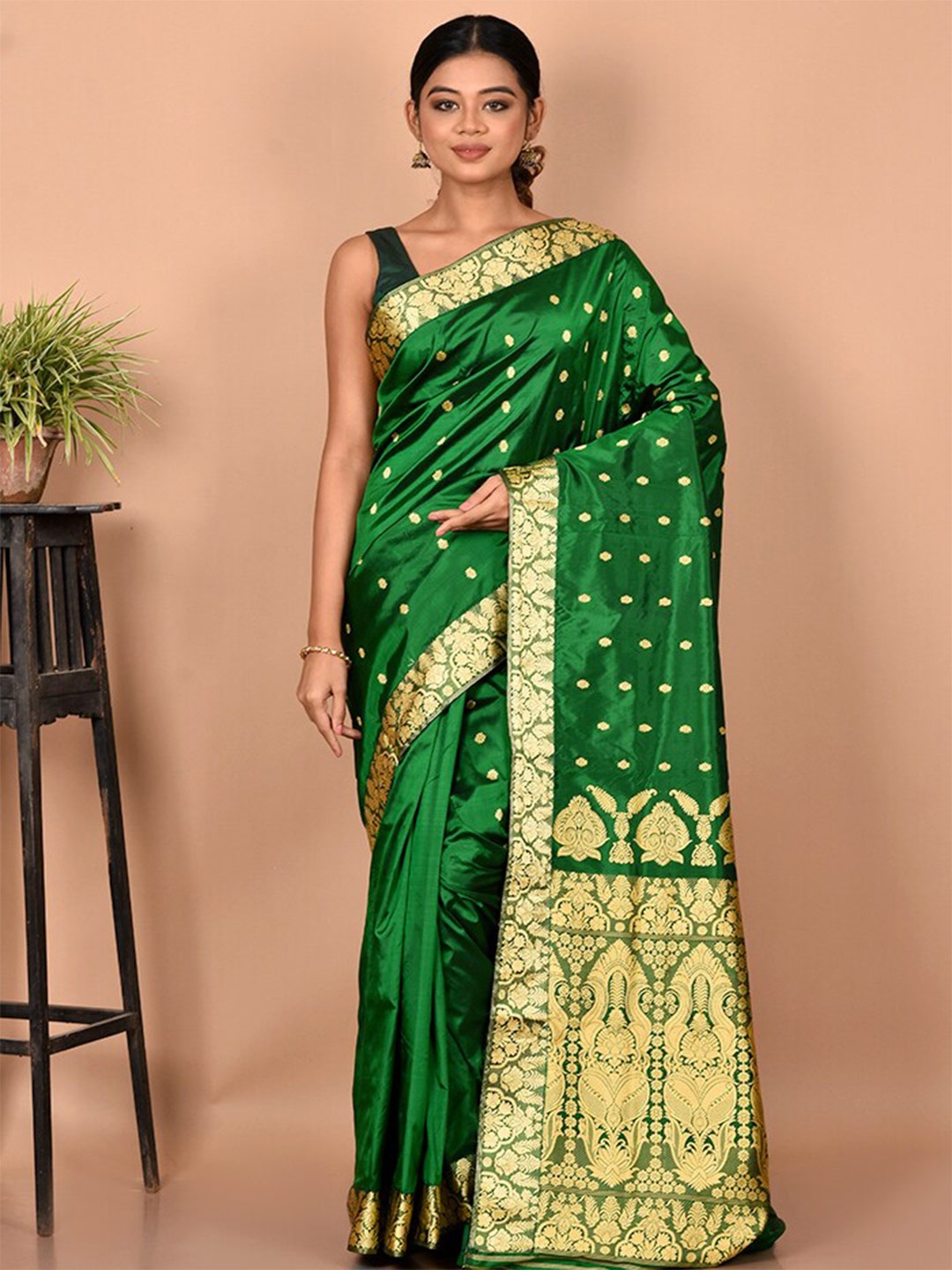 

AllSilks Green & Gold-Toned Woven Design Zari Pure Silk Saree